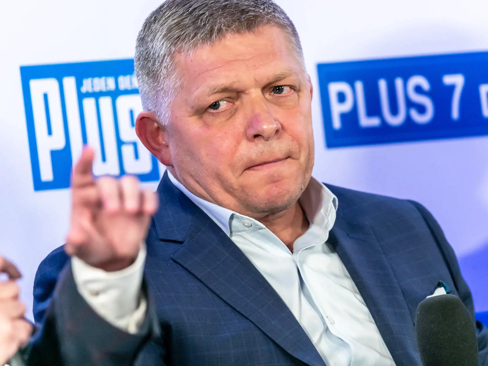 "Vcelku sa trafil. V roku 2018 som v podstate skončil s politickou prácou, nejako som to dohral do roku 2020. Bol som pripravený odísť do politickej nadácie a nechať všetko Petrovi Pellegrinimu, ale Peter sa rozhodol tak, ako sa rozhodol. Či ma to prekvapilo? Život prináša prekvapenia. Bolo to milé, ale ten jazyk… ten jazyk má ako dlaždič,“ skonštatoval Fico neskôr pre denník Plus JEDEN DEŇ.