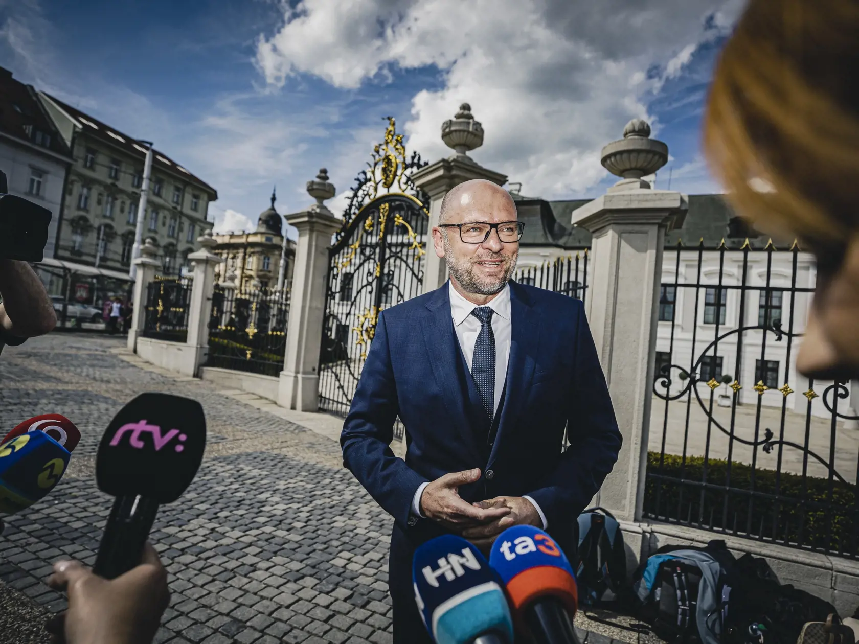 „Som extrémne tolerantný k iným názorom a to sa týka aj môjho syna," odkázal pre Plus JEDE DEŇ šéf liberálov.,
