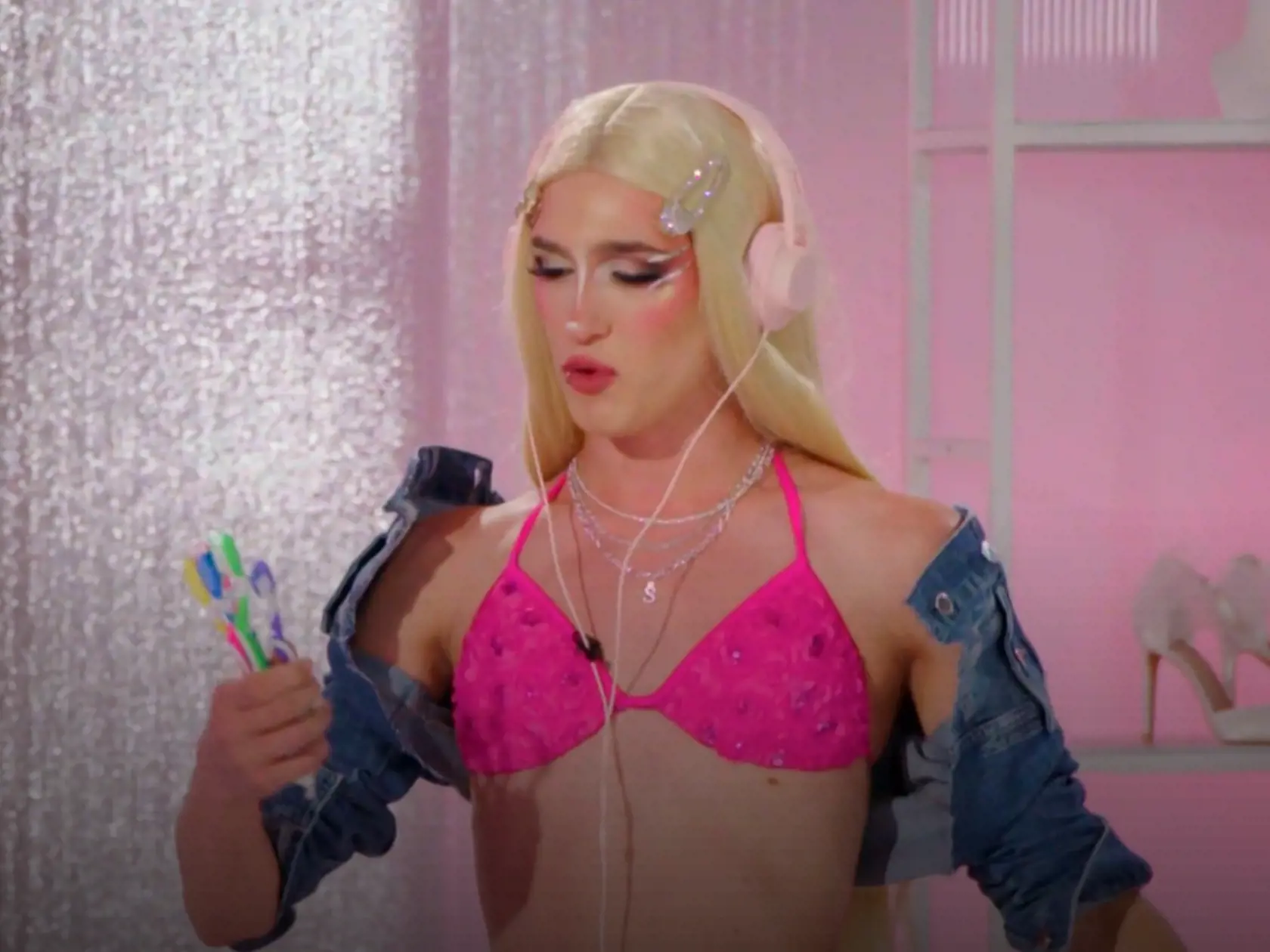 Slaytiiina/Adam odmietol, aby ho líčila Lucid.
