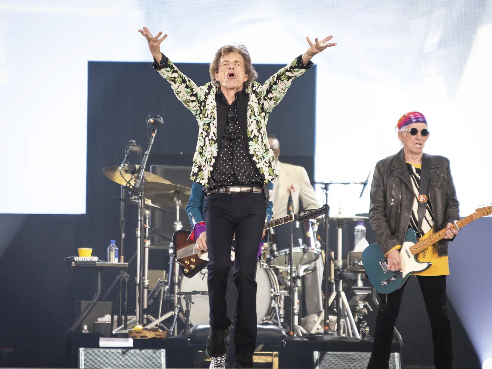 EBE 6 Londýn - Na snímke vľavo spevák a frontman britskej skupiny The Rolling Stones Mick Jagger a vpravo gitarista Keith Richards počas koncertu v londýnskom Hyde Parku v sobotu 25. júna 2022. FOTO TASR/AP

The Rolling Stones perform live on stage at BST Hyde Park festival, in London, Saturday, June 25, 2022. (Photo by Vianney Le Caer/Invision/AP)