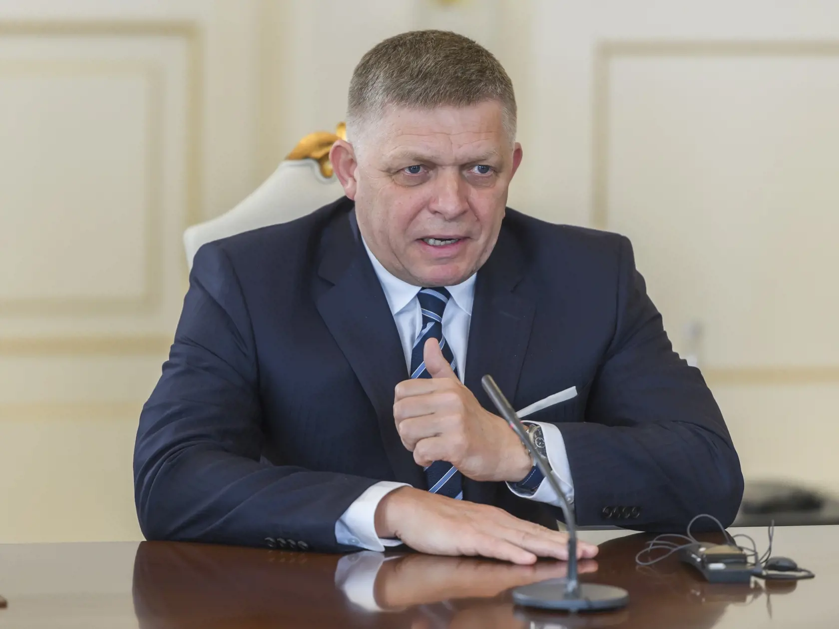 Na snímke predseda vlády SR Robert Fico (Smer-SD) počas spoločného plenárneho rokovania s prezidentom Azerbajdžanu Ilhamom Alijevom v Baku 7. mája 2024. FOTO TASR - Jaroslav Novák