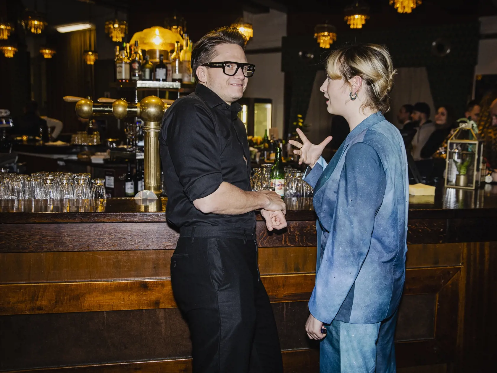 Na snímke Anna Fialová a Ondřej Brzobohatý počas slávnostnej premiéry minisérie Iveta - skutočný príbeh Ivety Bartošovej pokračuje, ktorá sa konala v pražskom kine Lucerna.