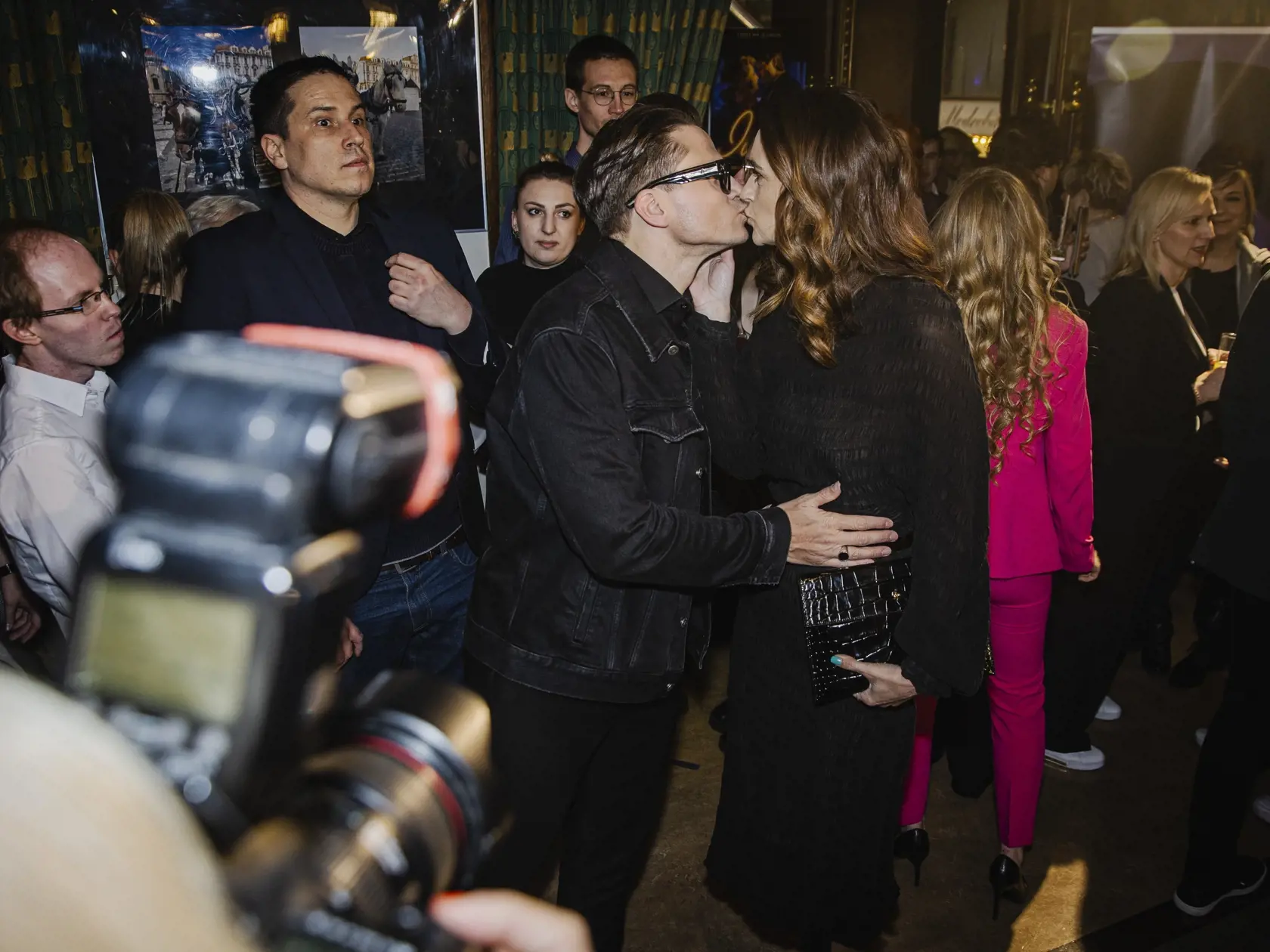Na snímke Ondřej Brzobohatý a Daniela Písařovicová počas slávnostnej premiéry minisérie Iveta skutočný príbeh Ivety Bartošovej pokračuje, ktorá sa konala v pražskom kine Lucerna.