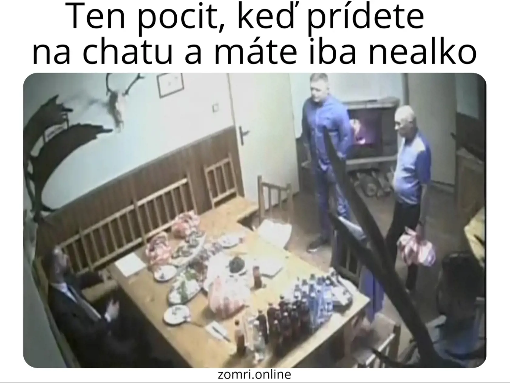 Poľovnícka chata pri Leviciach, a to, čo sa na nej dialo, patrí momentálne medzi najhorúcejšie témy na Slovensku. Internetové satirici sa tiež inšpirujú obsahom uniknutých nahrávok a tvoria s toho obrovské množstvo žartov