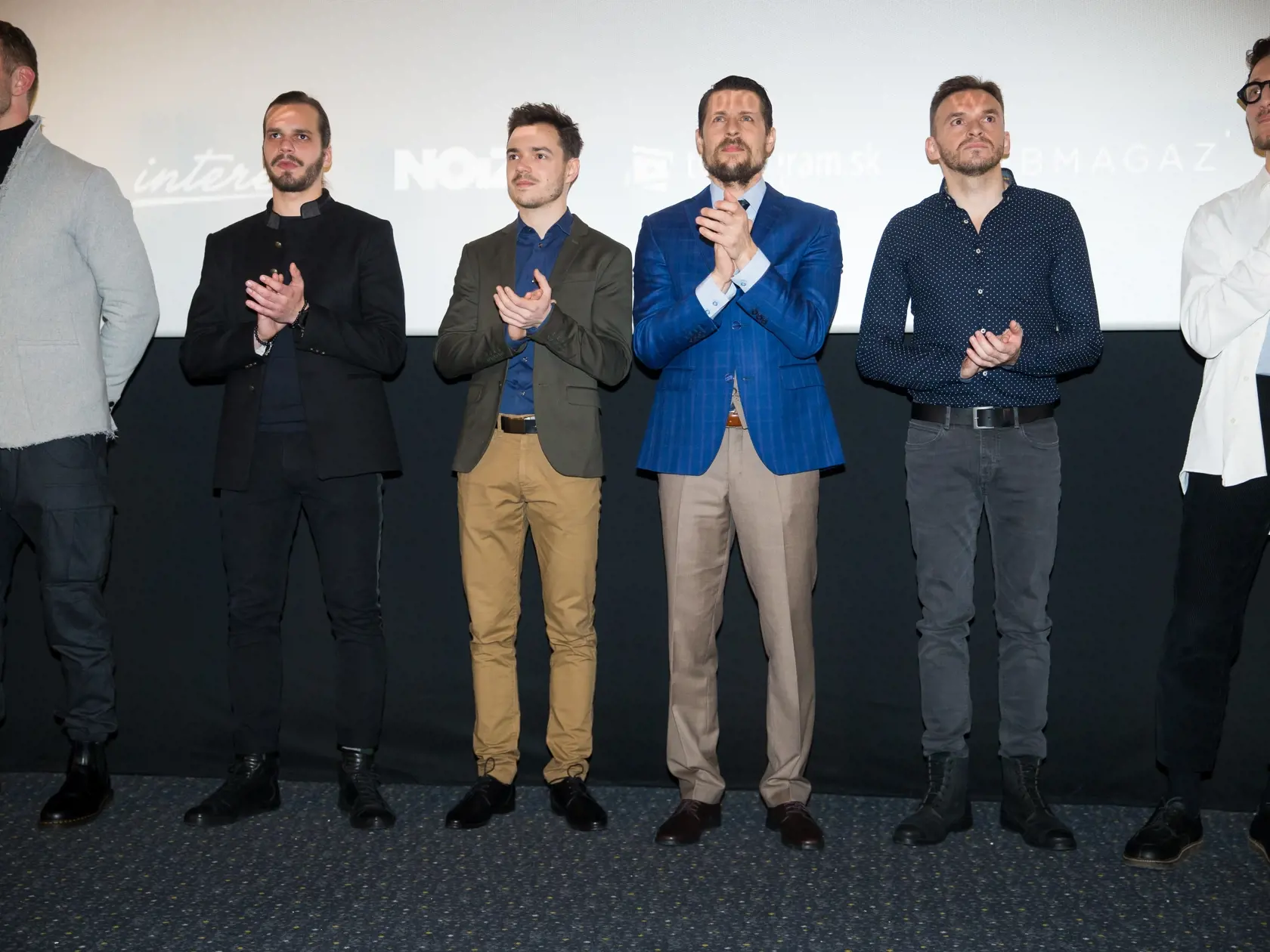 Premiéra slovenského mysteriózneho trileru "Trhlina" v jednom z bratislavských kín. Na snímke Matej Marušin, Dávid Hartl, Juraj Loj a Martin Šalacha.