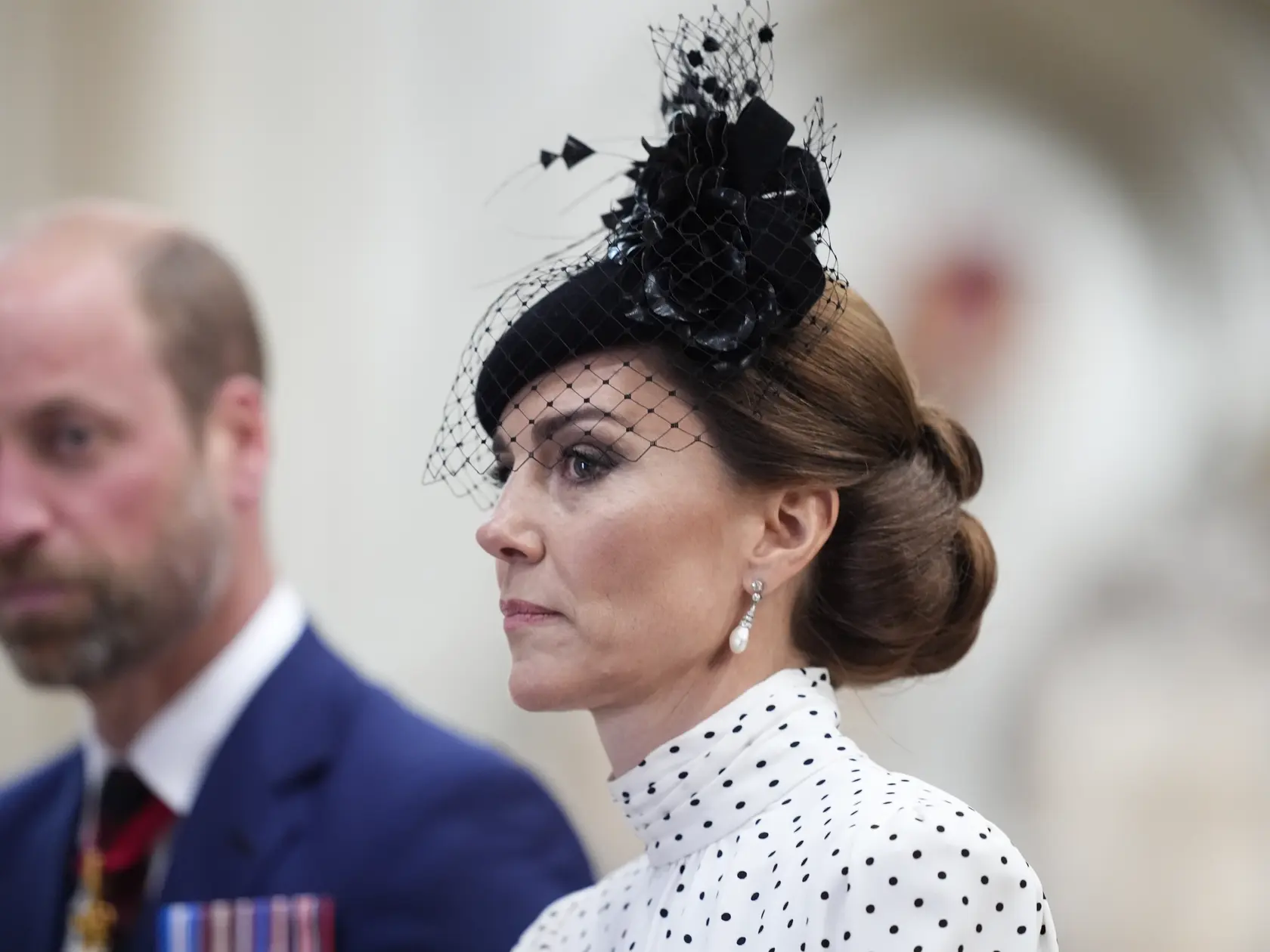 Na záberoch sa nachádza princ William s manželkou princeznou Kate.