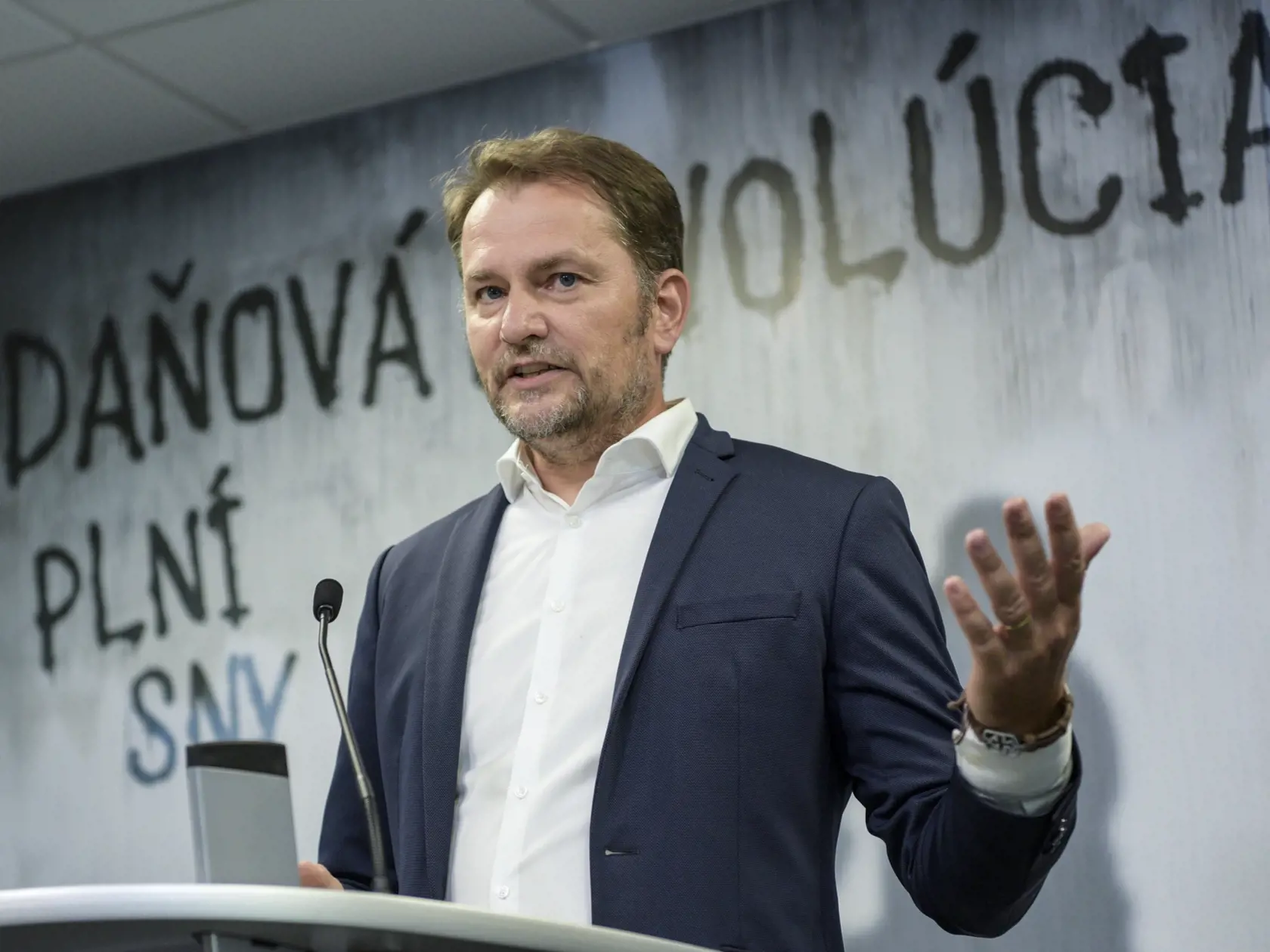 Na snímke podpredseda vlády a minister financií SR Igor Matovič (OĽaNO) počas tlačovej konferencie na tému Prosím Vás, neklamme v Bratislave v stredu 17. augusta 2022.