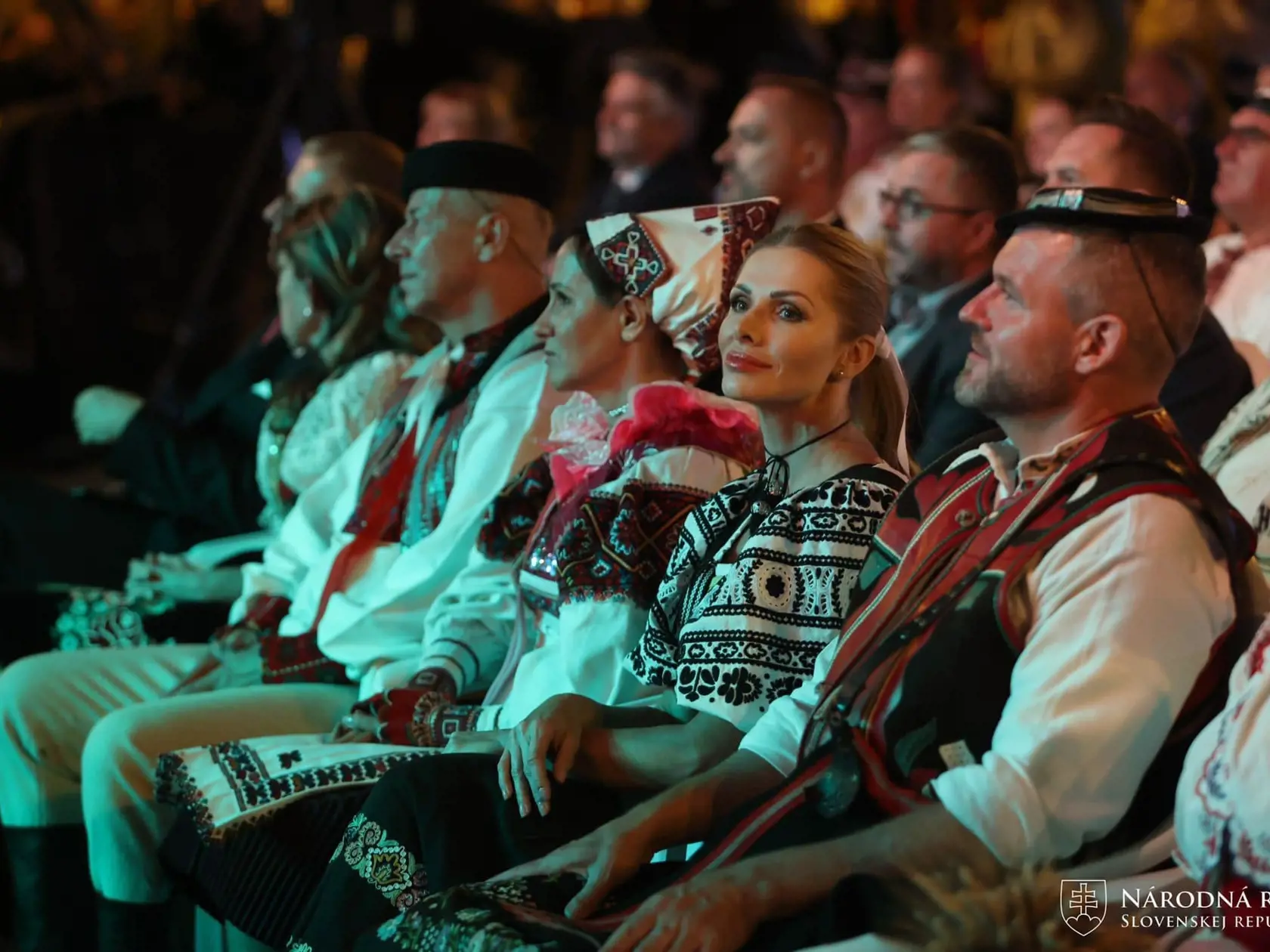 Poslankyňa Sme rodina Petra Krištúfková a šéf Hlasu Peter Pellegrini počas 5. ročníka Slovenského dňa kroja.