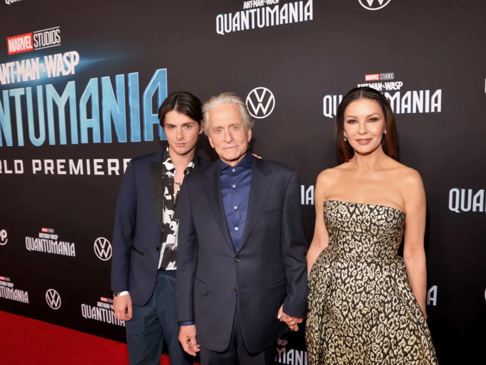 Dylan Douglas s mamou Catherine Zeta-Jones a otcom Michaelom Douglasom na premiére filmu