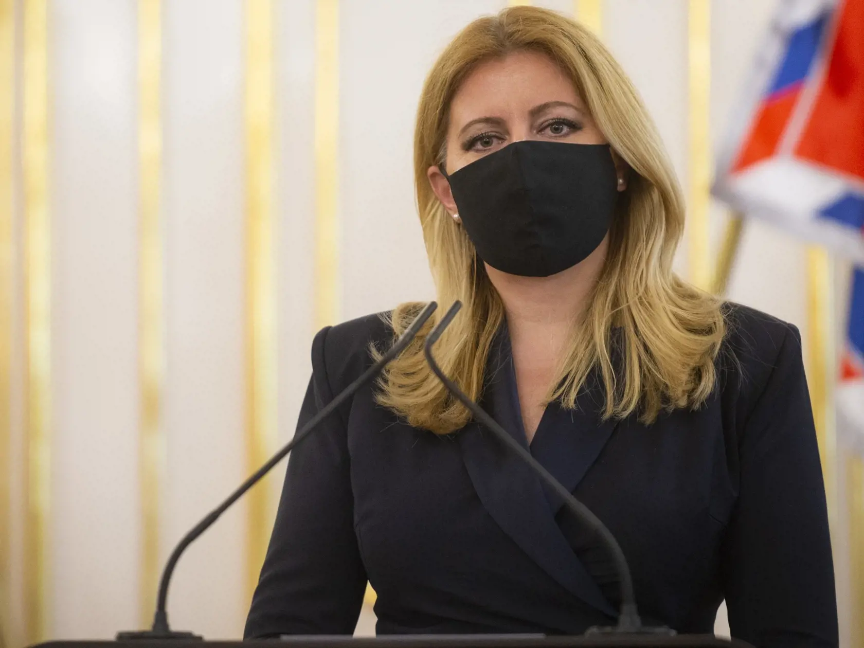 Na snímke prezidentka SR Zuzana Čaputová počas tlačovej konferencie po stretnutí s ministrom zahraničných vecí a európskych záležitostí SR Ivanom Korčokom o úlohe Európskej únie v čase pandémie a ekonomickej pomoci, ktorá EÚ poskytuje Slovensku v Bratislave v stredu 29. apríla 2020. FOTO TASR - Jakub Kotian