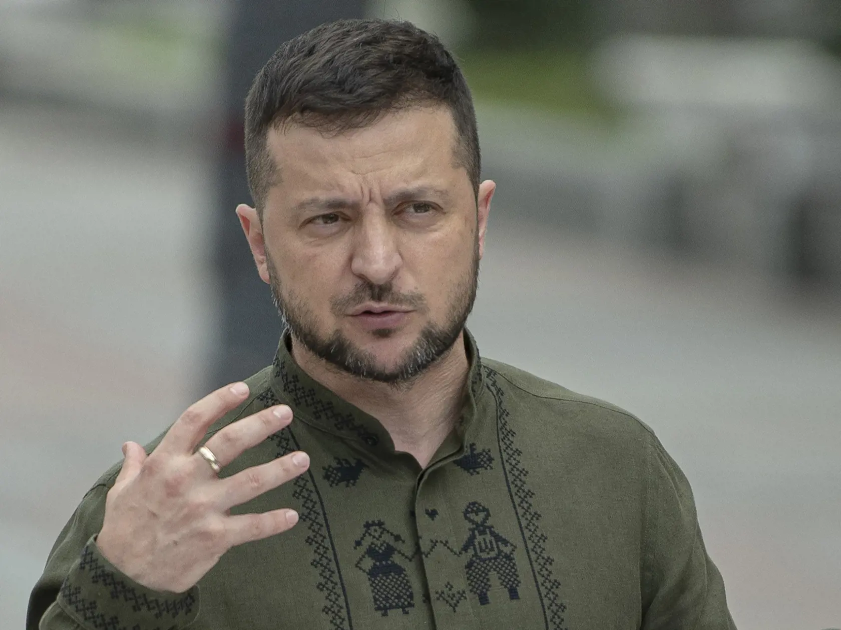 WA 47 Kyjev - Ukrajinský prezident Volodymyr Zelenskyj gestikuluje počas spoločnej tlačovej konferencie s poľským prezidentom Andrzejom Dudom v Kyjeve v utorok 23. augusta 2022. Duda pricestoval do Kyjeva v utorok ráno na pozvanie ukrajinskej hlavy štátu Volodymyra Zelenského. Ide už o piate stretnutie Dudu a Zelenského tento rok a tretie od začiatku vojny. FOTO TASR/AP

   
Ukrainian President Volodymyr Zelenskyy speaks during a joint news conference with Polish President Andrzej Duda in Kyiv, 