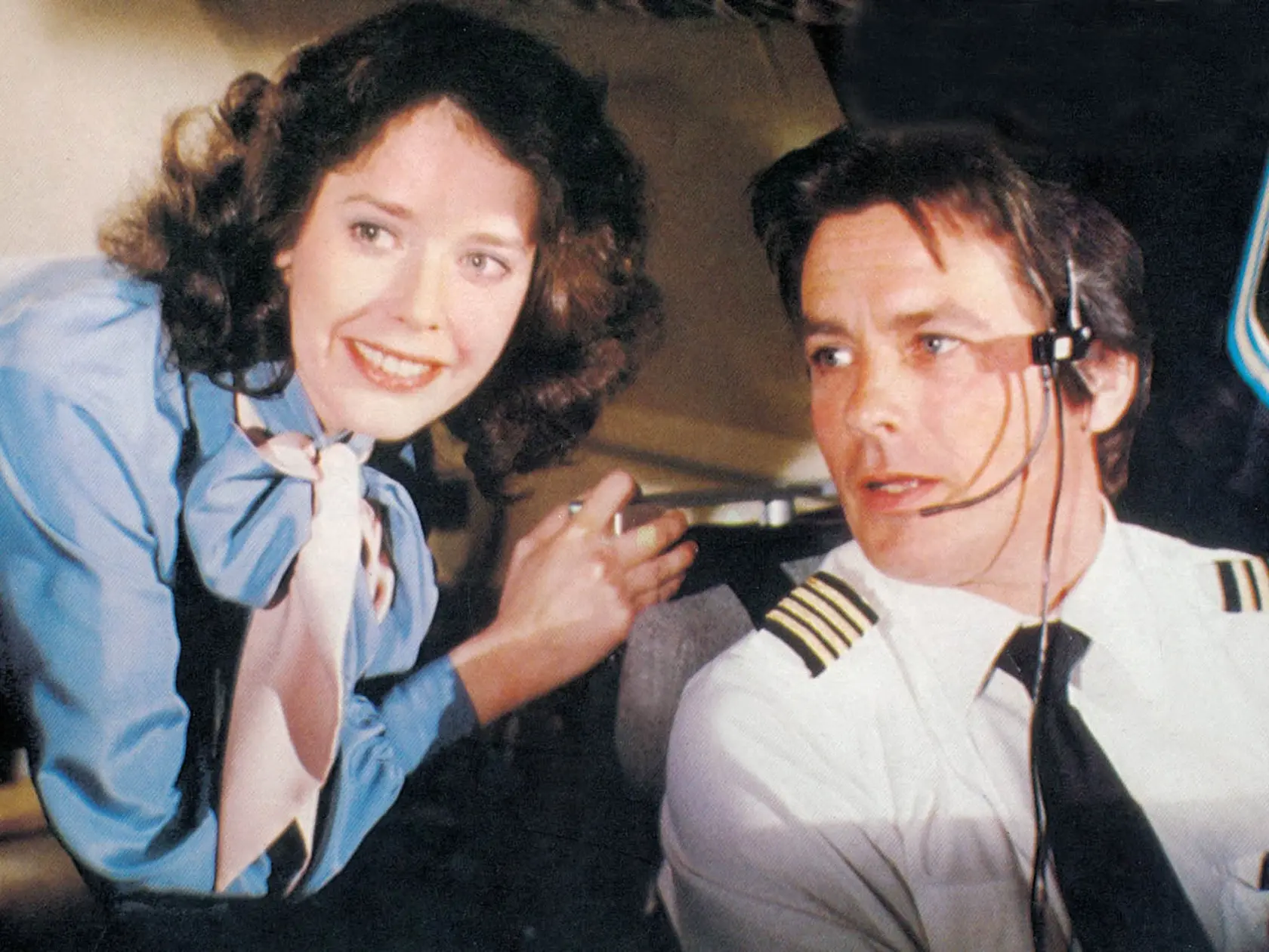 Sylvia Kristel a Alain Delon v filme Airport 80 Concorde (1979)