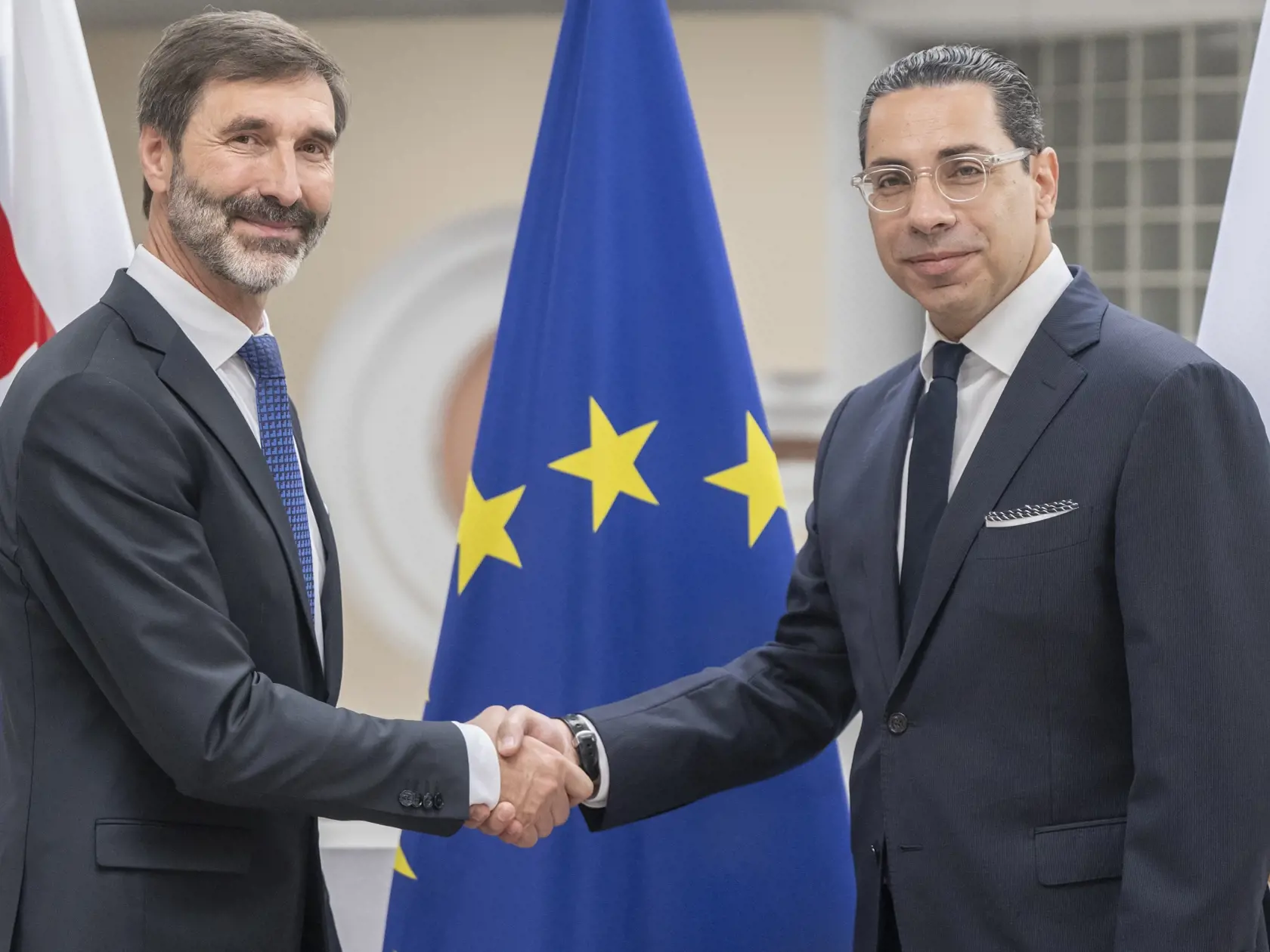 Na snímke zľava minister zahraničných vecí a európskych záležitostí (MZVEZ) SR Juraj Blanár a minister zahraničných vecí Cyperskej republiky Constantinos Kombos pózujú počas stretnutia v Nikózii vo štvrtok 9. mája 2024. Šéf slovenskej diplomacie odcestoval v stredu vo večerných hodinách na oficiálnu návštevu Cypru. Vo štvrtok  ho prijme cyperský prezident Nikos Christodoulides. V rámci pracovného programu sa šéf rezortu diplomacie stretne aj s vedením mierovej misie Organizácie Spojených národov