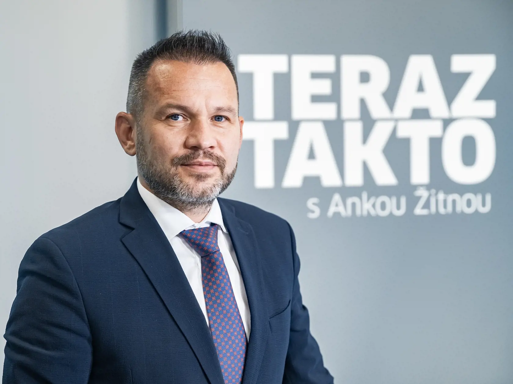 Diskusná relácia “Teraz Takto”, ktorej hosťom bol Branislav Becík, župan Nitrianskeho samosprávneho kraja. Hovoril o problémoch s ukrajinskou pšenicou.
