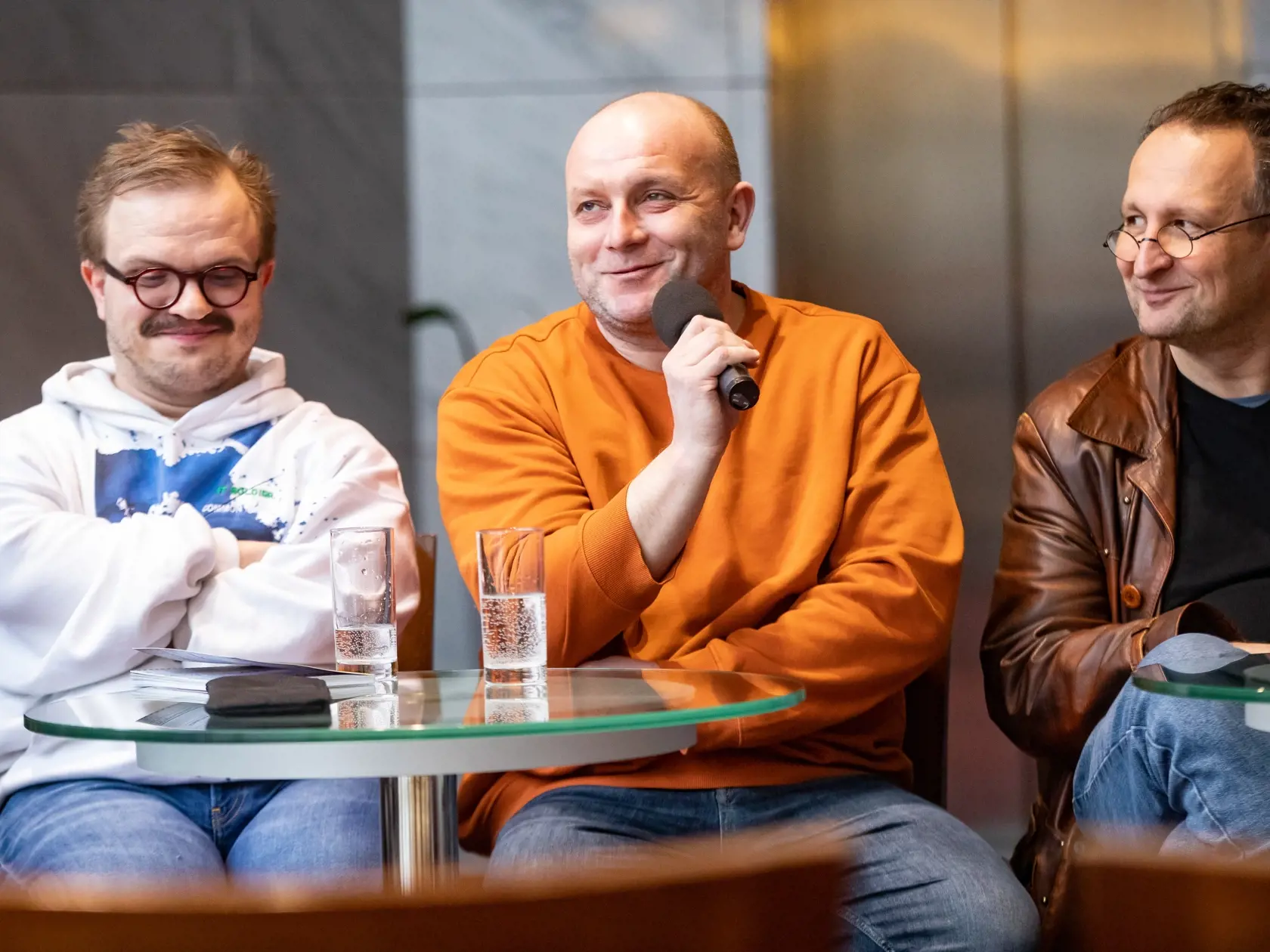 Tlačová konferencia k divadeľnej hre Kocúrkovo. Na snímke je Gregor Hološka.