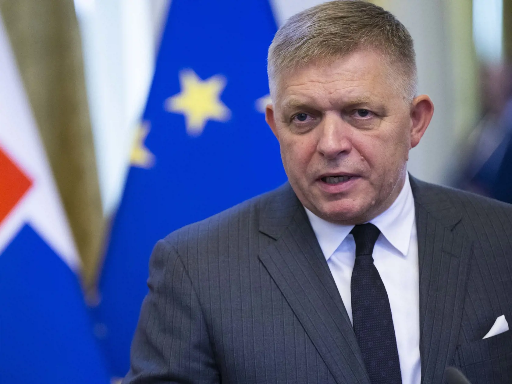 Správu o atentáte avizoval aj Fico, podľa ktorého by sa malo skúmať, s kým útočník komunikoval. Očakával, že bude pripravená na jeseň. Písať správu, ktorá by sa týkala priebehu trestného konania, nemá podľa neho zmysel.
