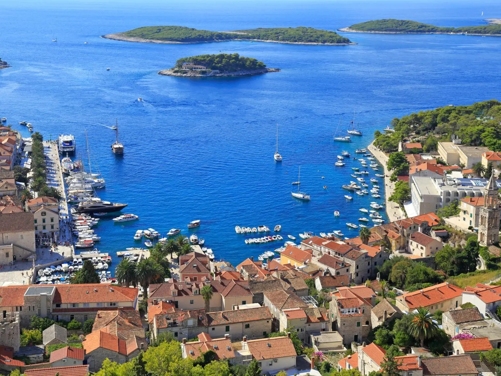 Ostrov Hvar je mimoriadne obľúbenou destináciou.
