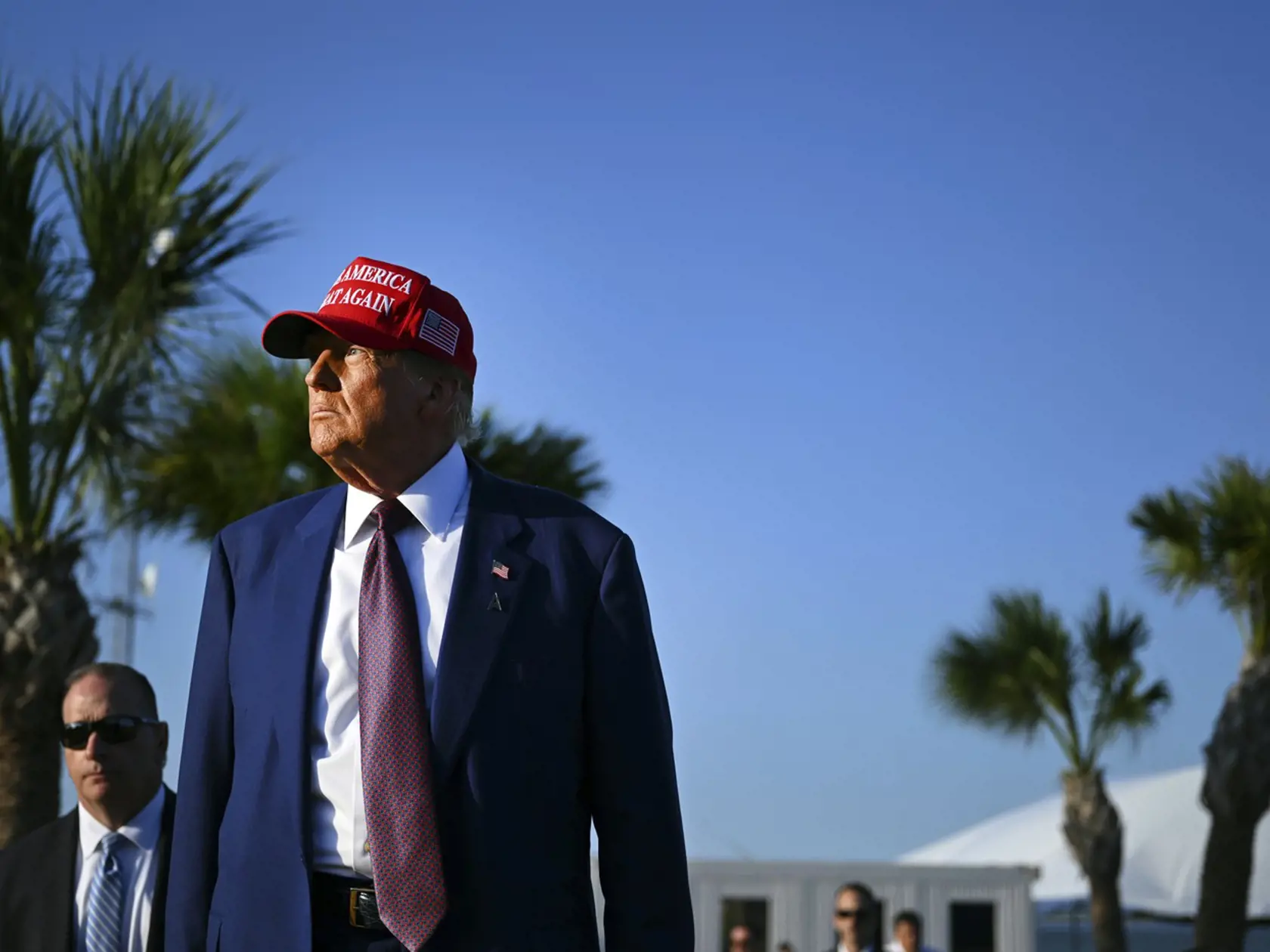 Na štart rakety sa prišli pozrieť aj Elon Musk s Donaldom Trumpom.