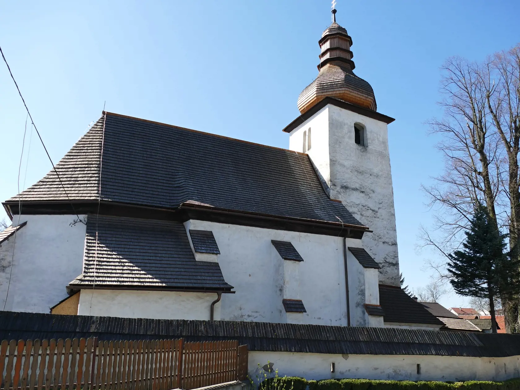 Na snímke je starobylý rímskokatolícky Kostol sv. Michala zo 16. storočia v obci Turie pri Žiline počas rekonštrukcie.