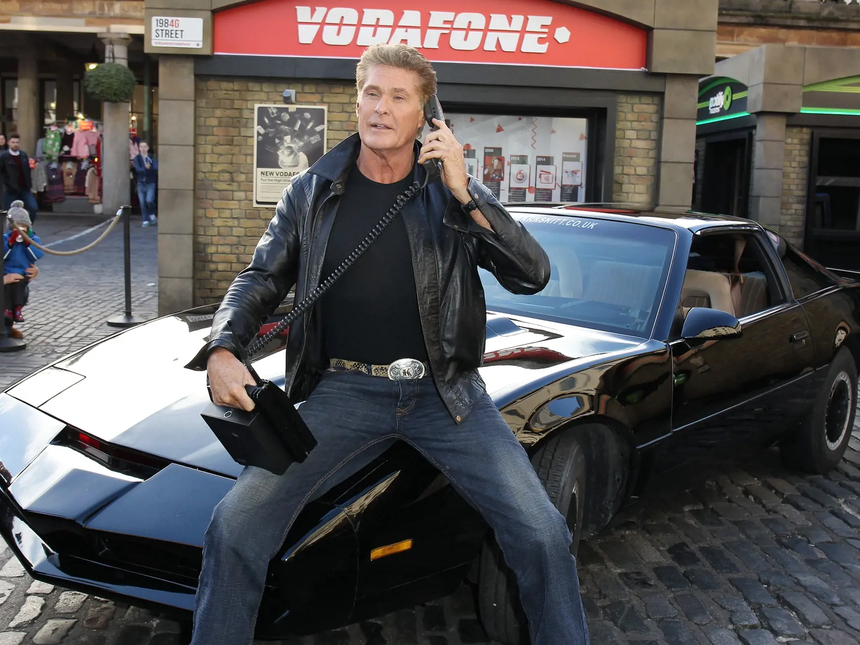 FOTO Knight Rider David Hasselhoff (70) prekvapil: K.I.T.T.a predal, dnes  jazdí na traktore!