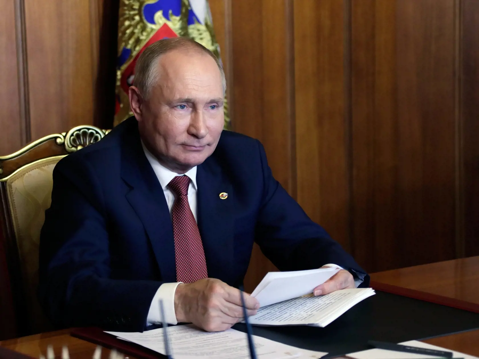 JB 8 Sevastopoľ - Ruský prezident Vladimir Putin počas zasadnutia Najvyššej štátnej rady Zväzového štátu Ruska a Bieloruska, ktoré sa uskutočnilo v režime videokonferencie v Sevastopole na Kryme 4. novembra 2021. Prezidenti Ruska a Bieloruska, Vladimir Putin a Alexandr Lukašenko, vo štvrtok schválili vojenskú doktrínu zväzového štátu Ruska a Bieloruska. Odobrili aj koncepciu migračnej politiky oboch krajín, informovala  agentúra RIA Novosti. FOTO TASR/AP 

Russian President Vladimir Putin attend