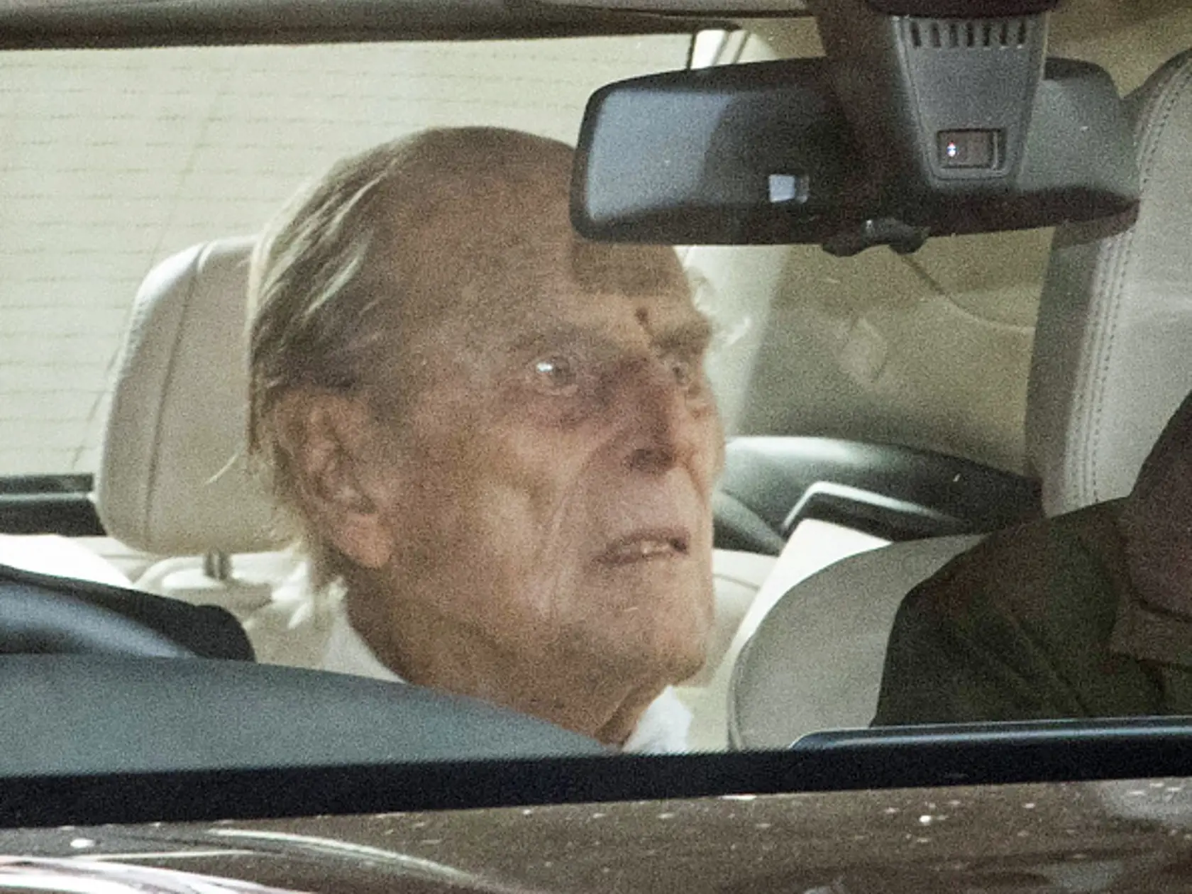 Manžela britskej kráľovnej Alžbety II., princa Philipa (99), prepustili v utorok z nemocnice.