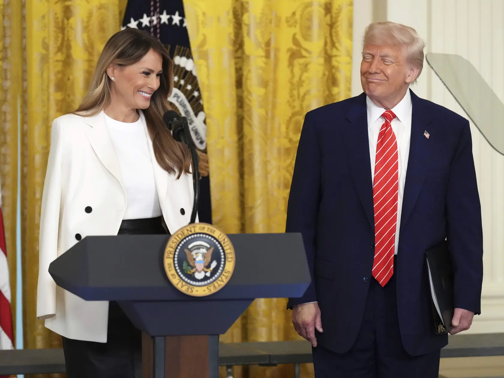 Prezident USA Donald Trump a prvá dáma Melania Trump.