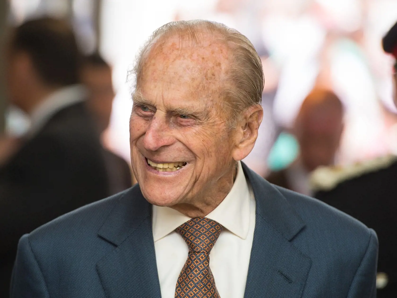 Princ Philip má tuhý korienok a cíti sa dobre.