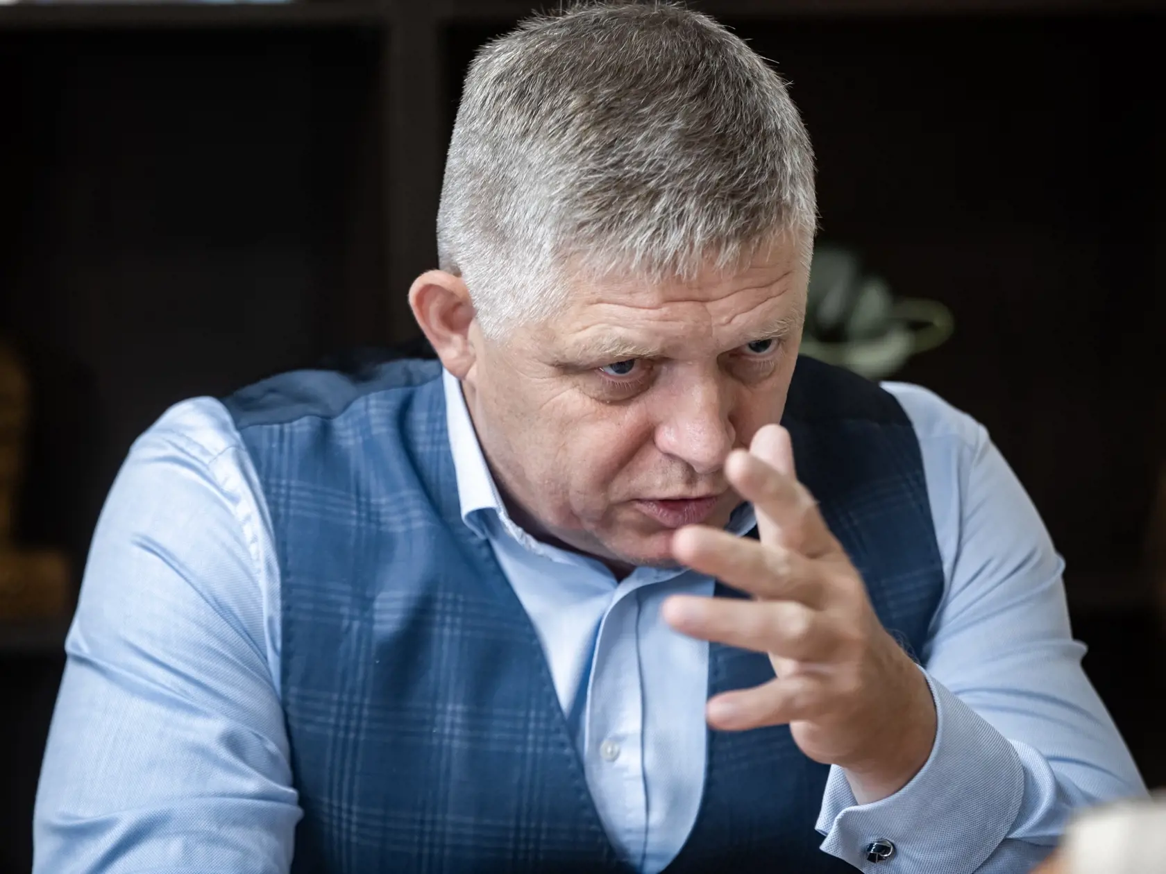 Líder strany -  SMER SD Robert Fico. Životné číslo mu dáva prirodzené organizačné schopnosti, dar spoľahlivého úsudku a hlbšie pochopenie ľudskej podstaty. V zásade je konzervatívny, výkonný, vynaliezavý, vytrvalý a húževnatý.