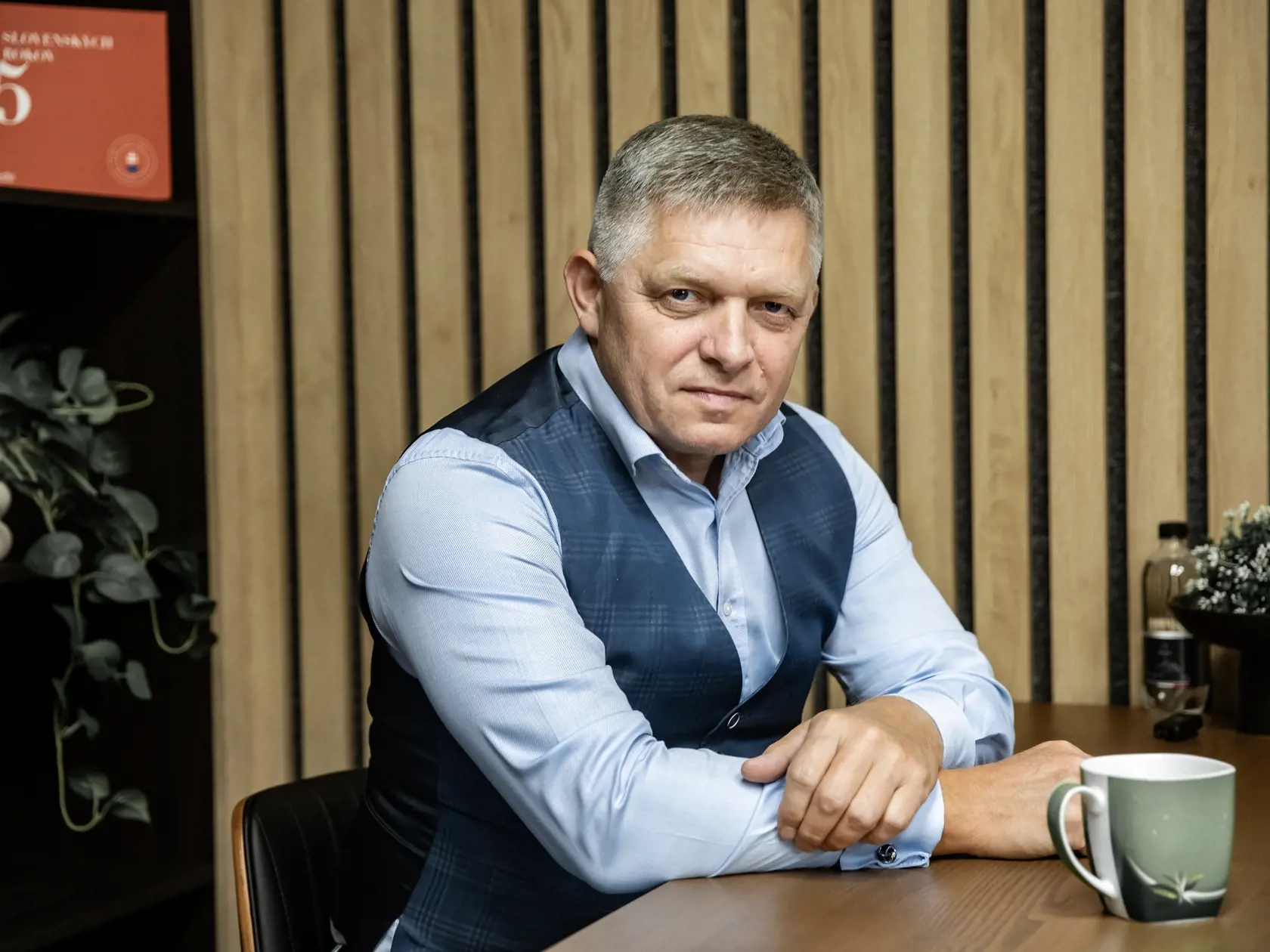 Robert Fico sa narodil 15. septembra 1964. Každý, kto sa narodí v 15. deň ktoréhokoľvek mesiaca, nesie v sebe je podľa Daniely Paculíkovej prvky geniality,