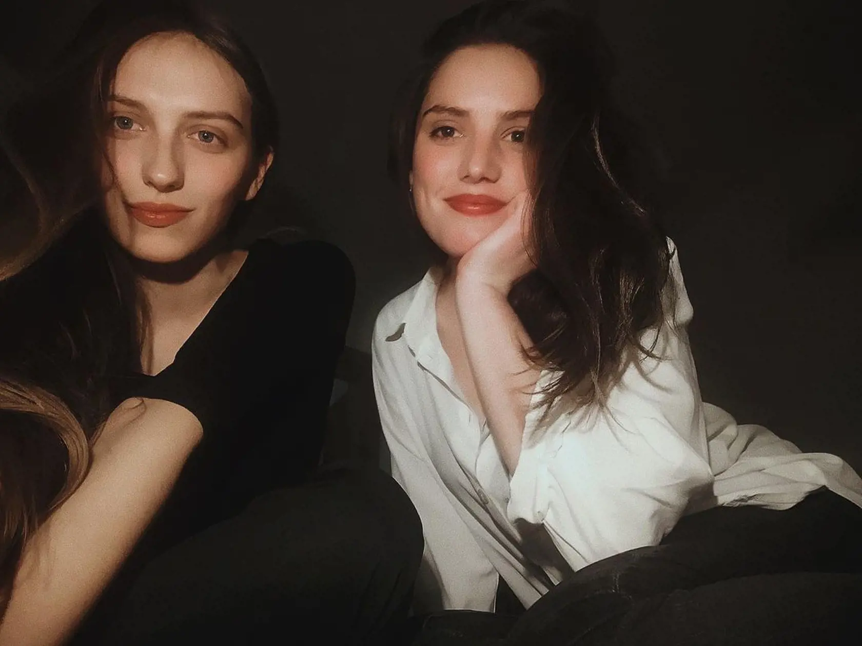 Sarah Arató s kamarátkou