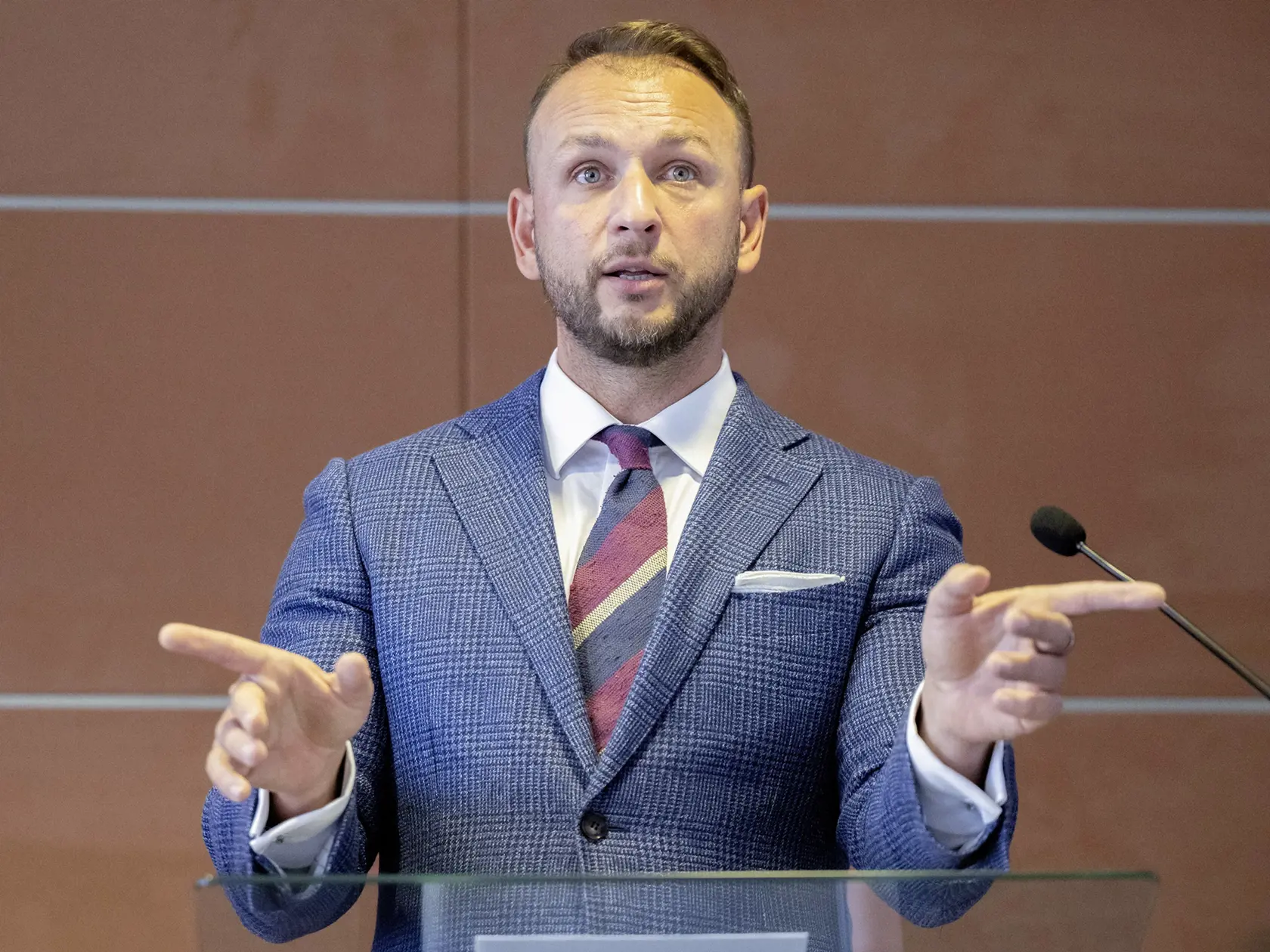 Minister vnútra. Matúš Šutaj Eštok sa drží rovnakej verzie ako premiér. S protivládnymi protestami spája aj členov gruzínskej légie.