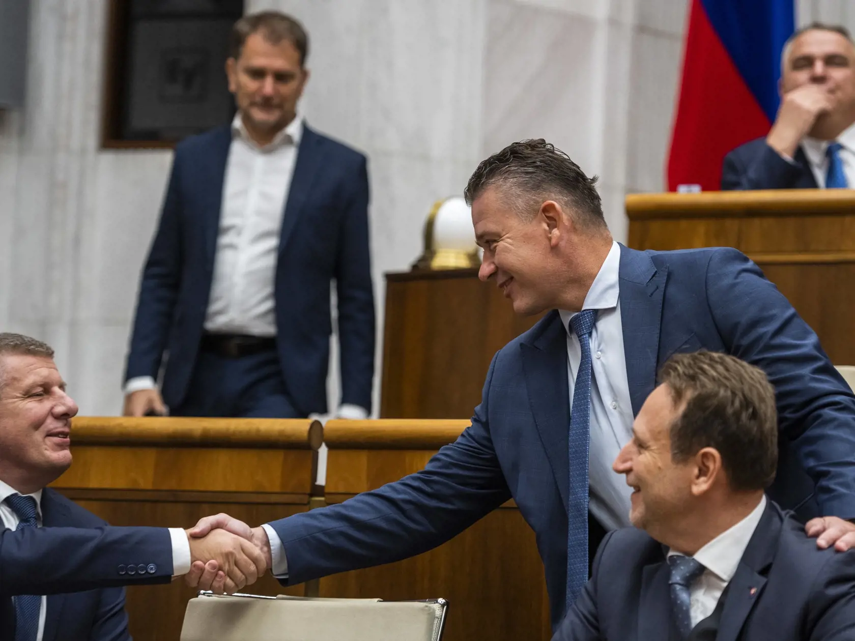 Na snímke zľava minister zdravotníctva SR Vladimír Lengvarský (nominant OĽaNO),  minister financií SR Igor Matovič (OĽaNO), minister vnútra SR Roman Mikulec (OĽaNO) a minister pôdohospodárstva a rozvoja vidieka SR Samuel Vlčan (nominant OĽaNO) počas hlasovania o vyslovení nedôvery členovi vlády SR ministrovi vnútra SR Romanovi Mikulcovi (OĽaNO) na rokovaní  72. schôdze NR SR v Bratislave 20. septembra 2022.