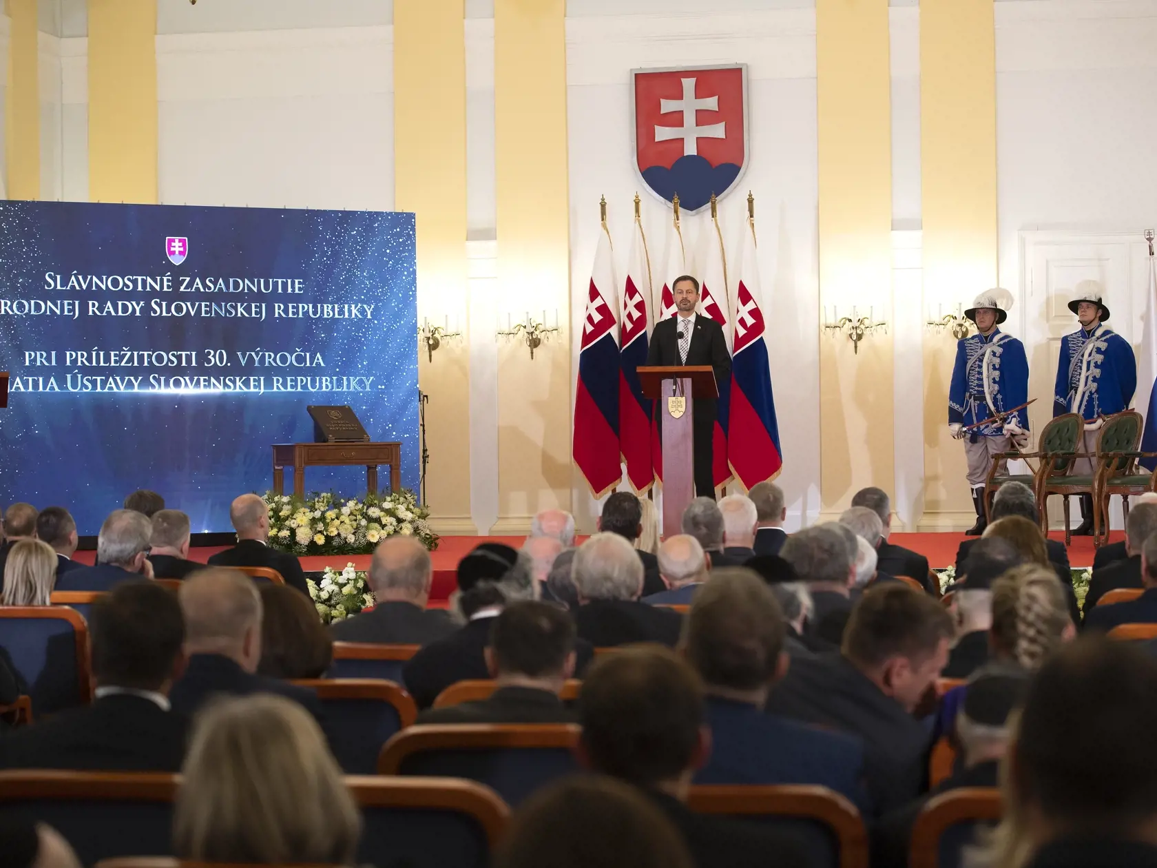 Na snímke predseda vlády SR Eduard Heger počas príhovoru na slávnostnom zasadnutí NRSR pri príležitosti 30. výročia prijatia ústavy SR 1. septembra 2022 v Bratislave.