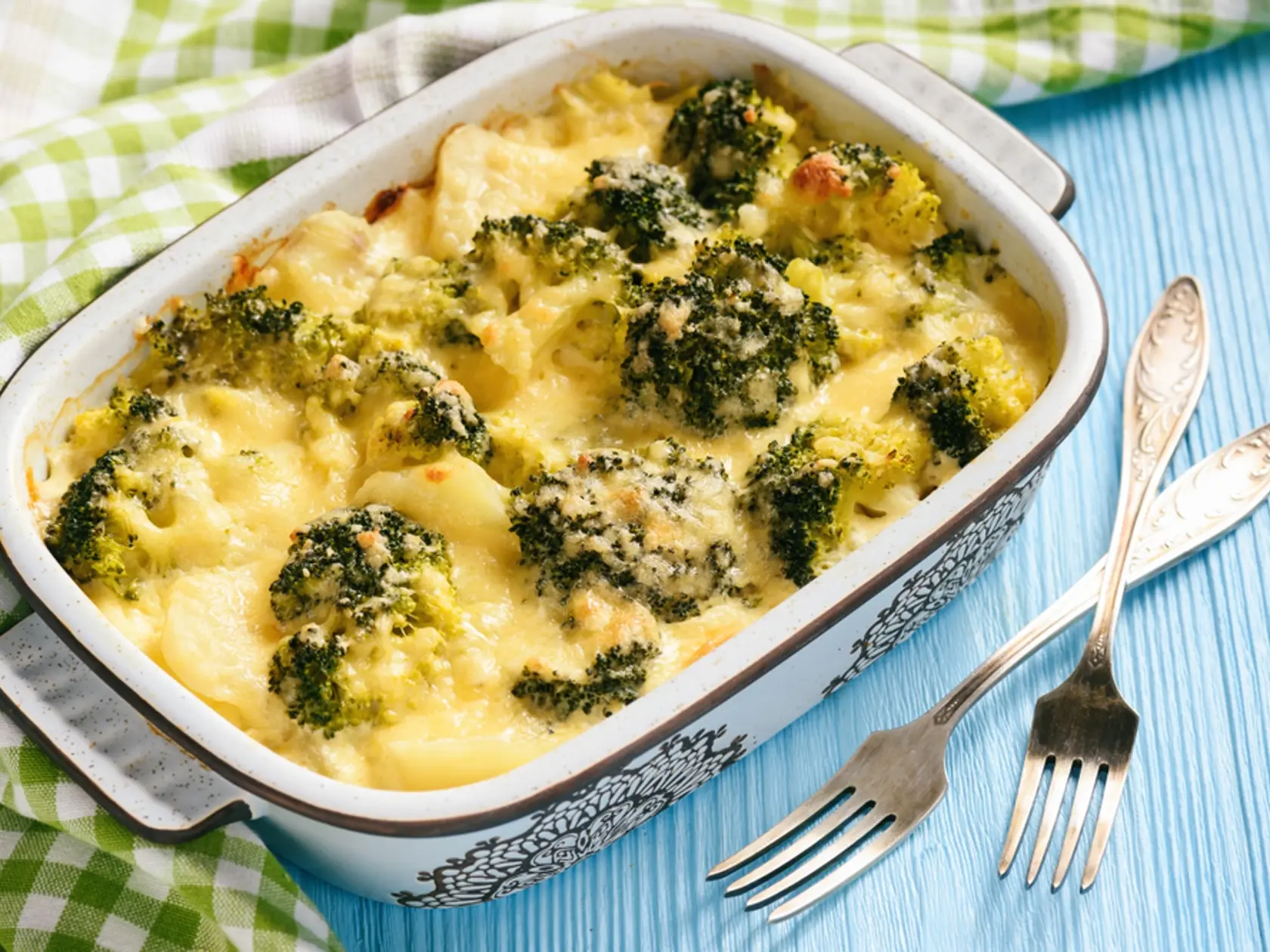 Casserole,With,Broccoli,,Potatoes,,Eggs,And,Cheese.
