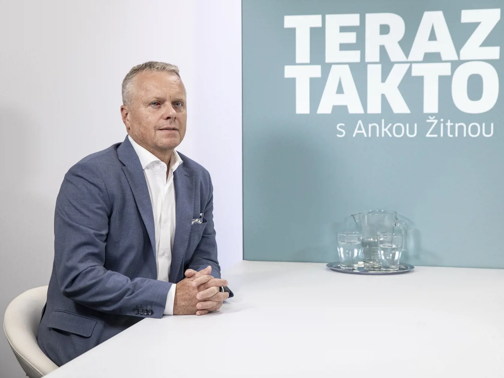 Podpredseda Najvyššieho kontrolného úradu SR Ľubomír Andrassy upozornil na sporný prístup k nákupu vakcín.