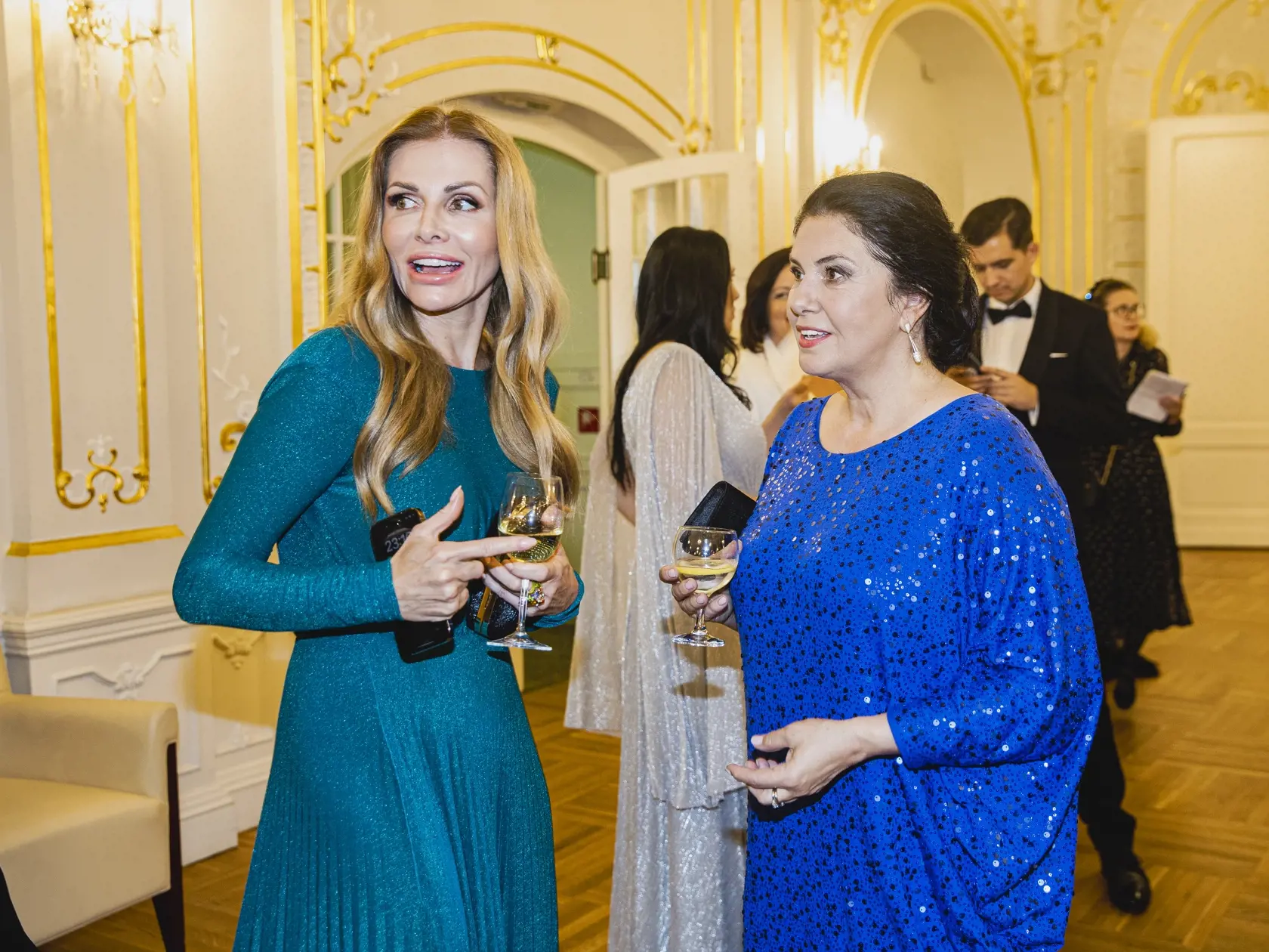 Na snímke Petra Krištúfková a Iveta Malachovská počas galavečera Slovenka roka.