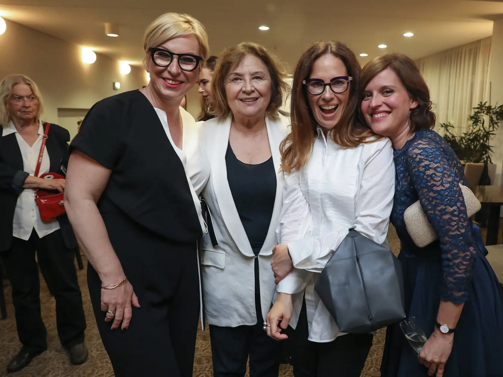 Wanda Hrycová, Katarína Mikulíková a Hana Lasicová sa odfotili s oslávenkyňou.