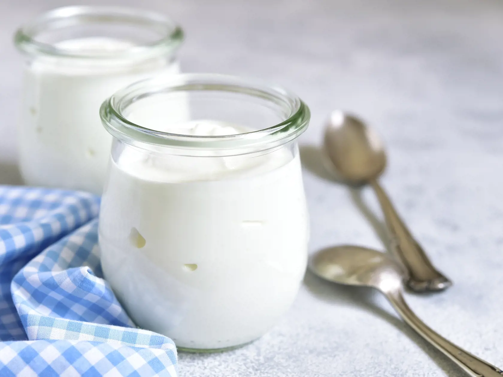 Pri diétnom pláne sa odporúča odtučnené mlieko alebo naturálny biely jogurt.