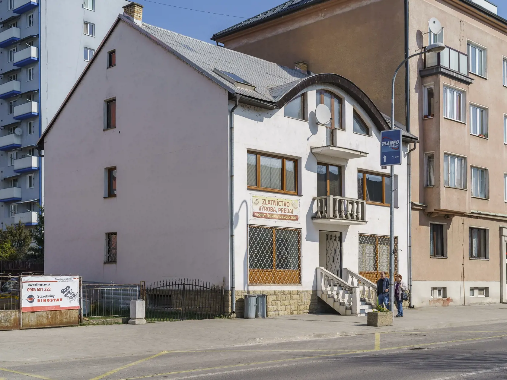 Na snímke rodinný dom v Púchove, patriaci rodičom kontroverznej bývalej štátnej radkyne Márie Troškovej.