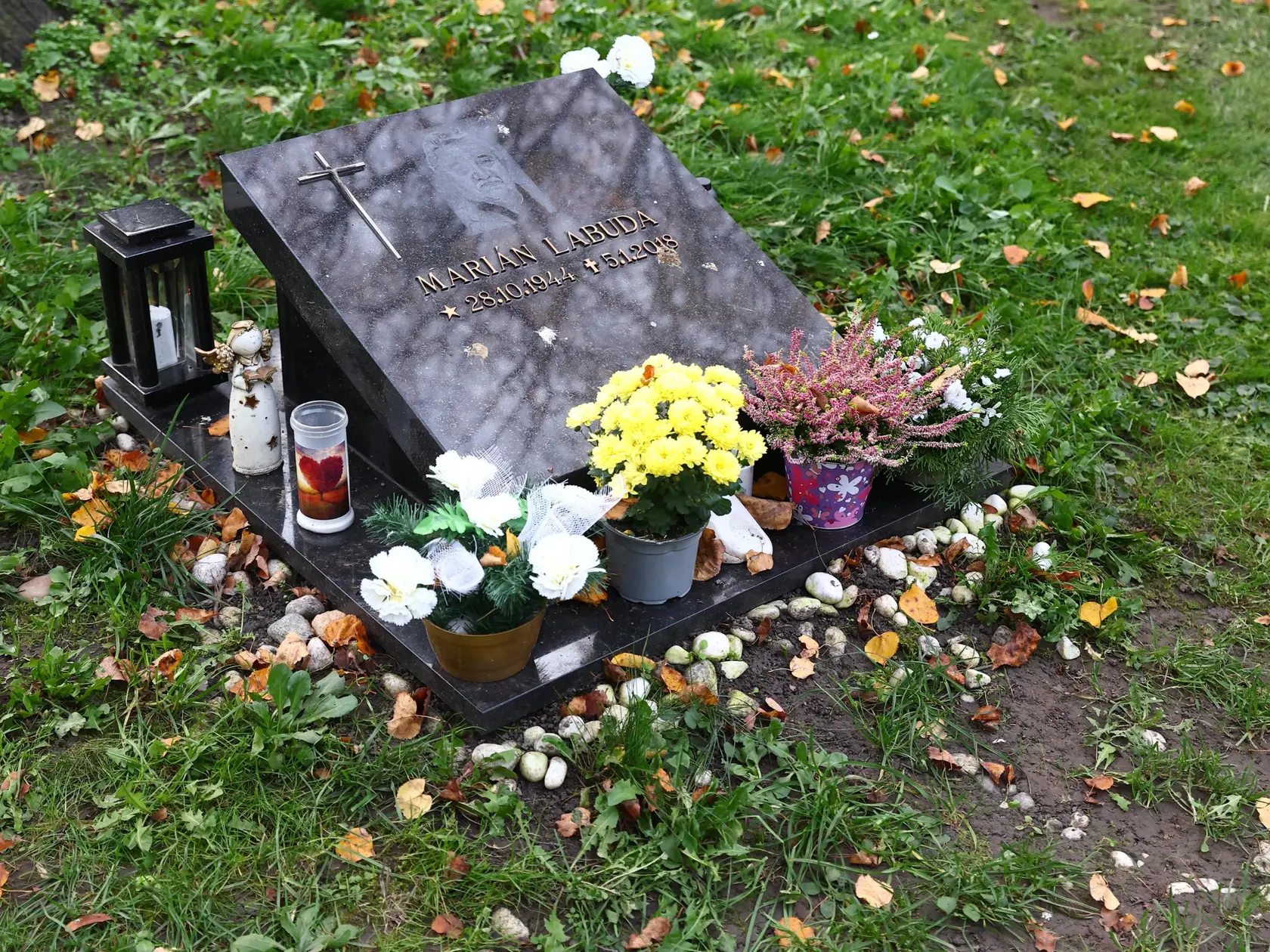 Hrob Mariána Labudu. Ondrejský cintorín.