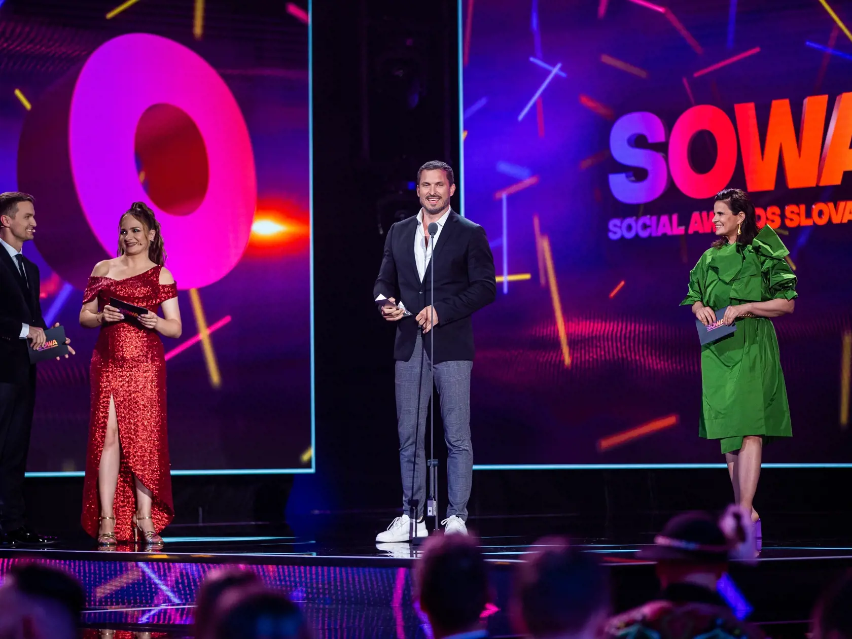 Galavečer Social Awards Slovakia "SOWA" v Bratislave. Na snímke Zuzana Fialová, Ján Koleník, Viktor Vincze a Zuzana Kubovčíková Šebová.