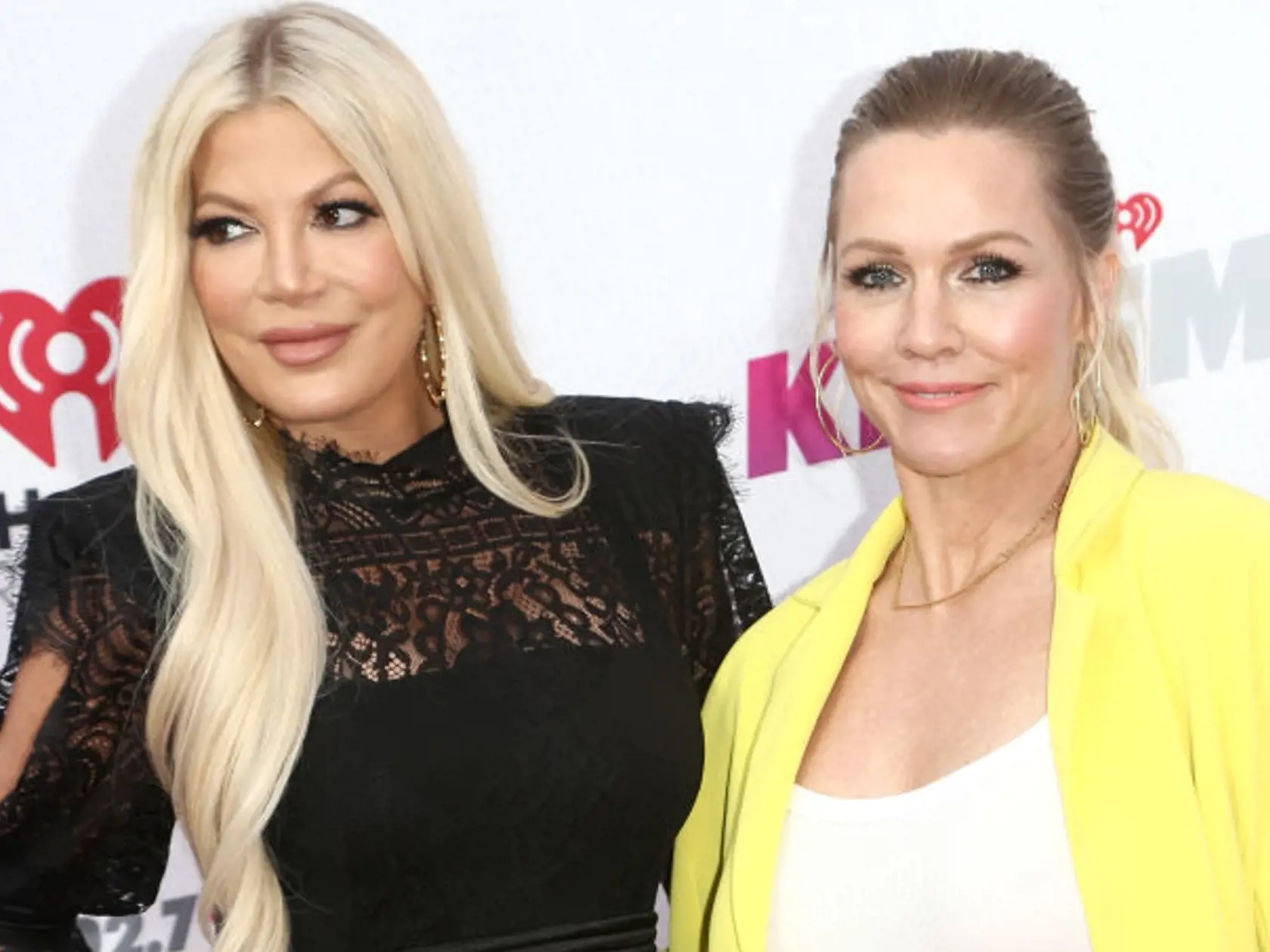 Opäť spolu v spoločnosti: Tori Spelling (vľavo) a Jennie Garth