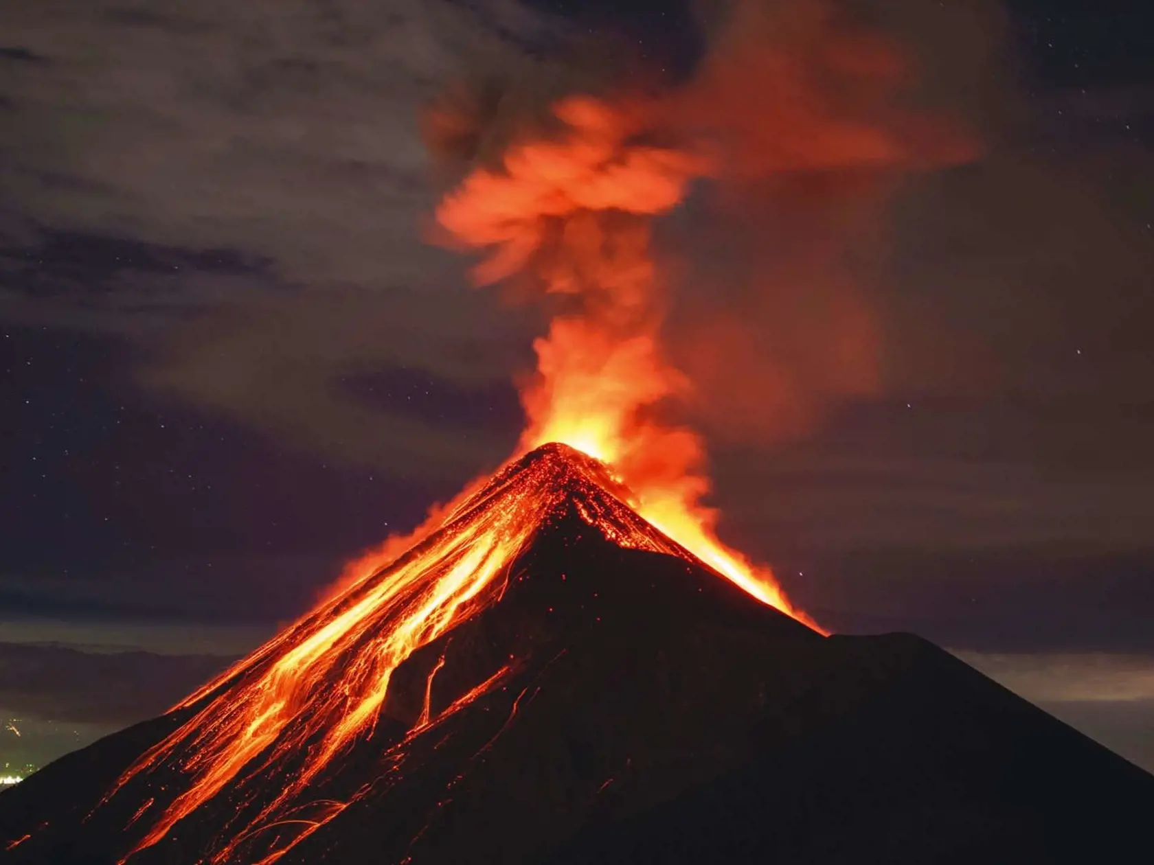 Fuego, Antigua, Guatemala.