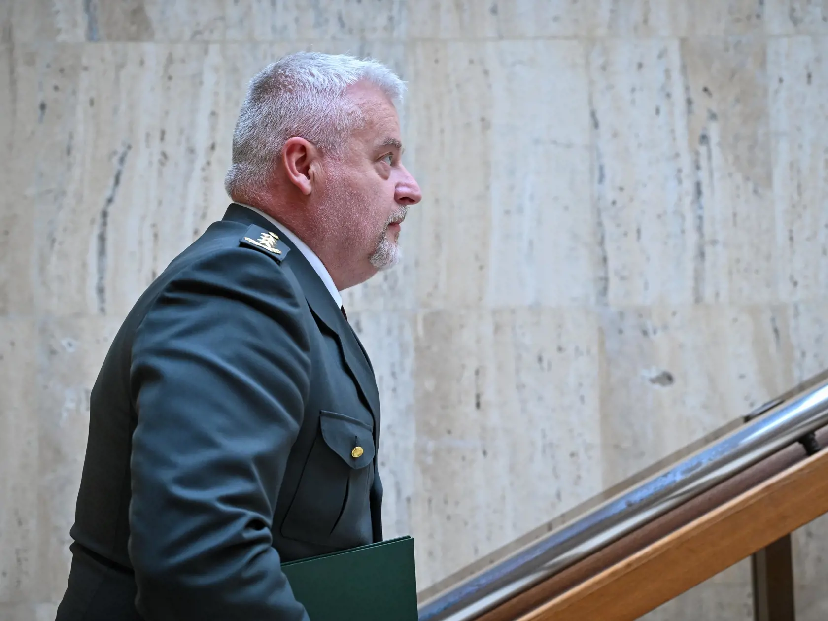Na snímke prezident Policajného zboru SR Ľubomír Solák počas príchodu na mimoriadne zasadnutie Bezpečnostnej rady SR 29. mája 2024 v Bratislave. FOTO TASR - Pavol Zachar