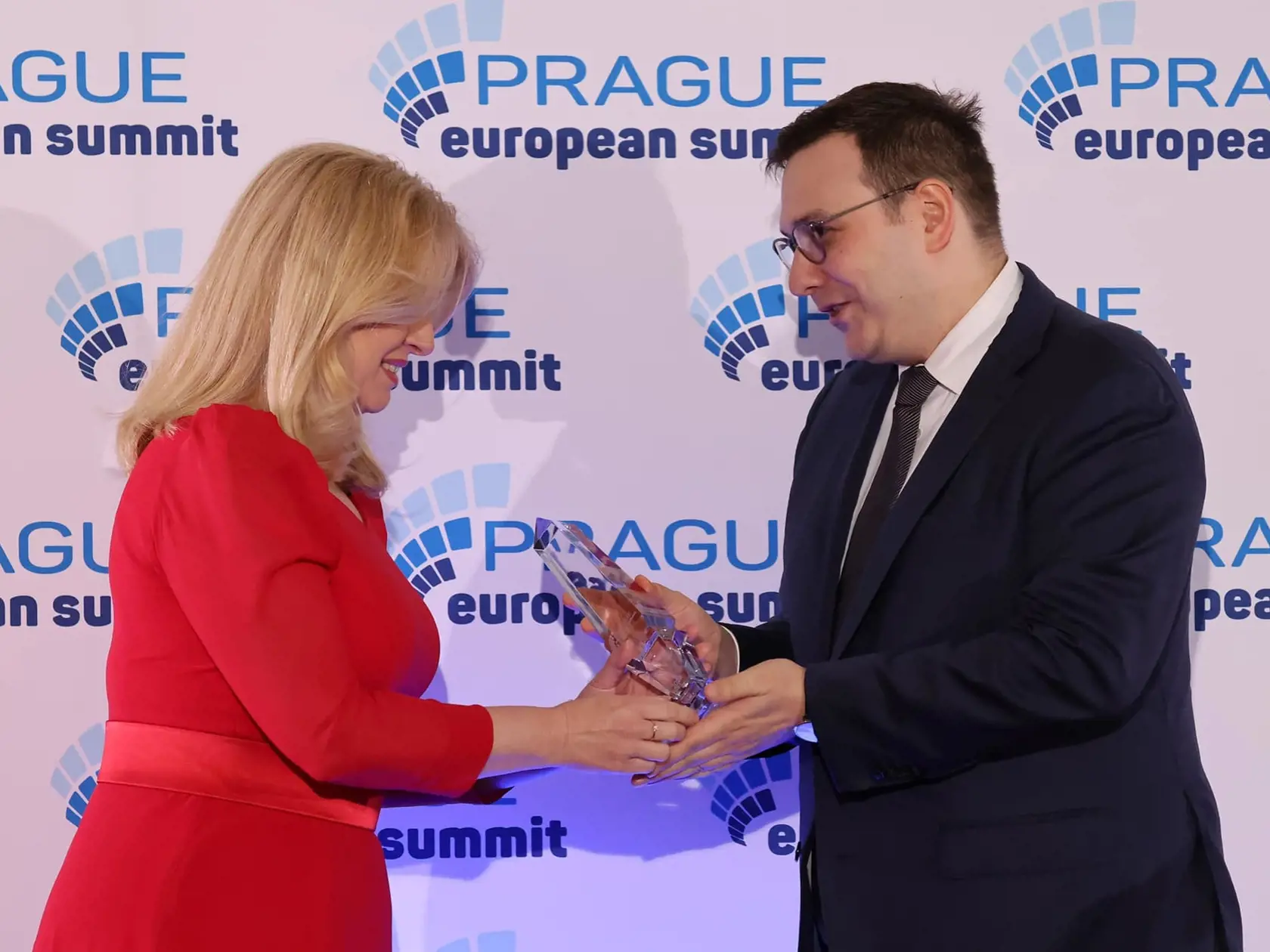 „Je mi cťou zaradiť sa medzi držiteľov tejto ceny, vrátane kniežaťa Schwarzenberga, pre ktorého boli priestory tohto paláca dlhé roky nielen pracoviskom, ale aj druhým domovom,“ dodala odchádzajúca prezidentka.