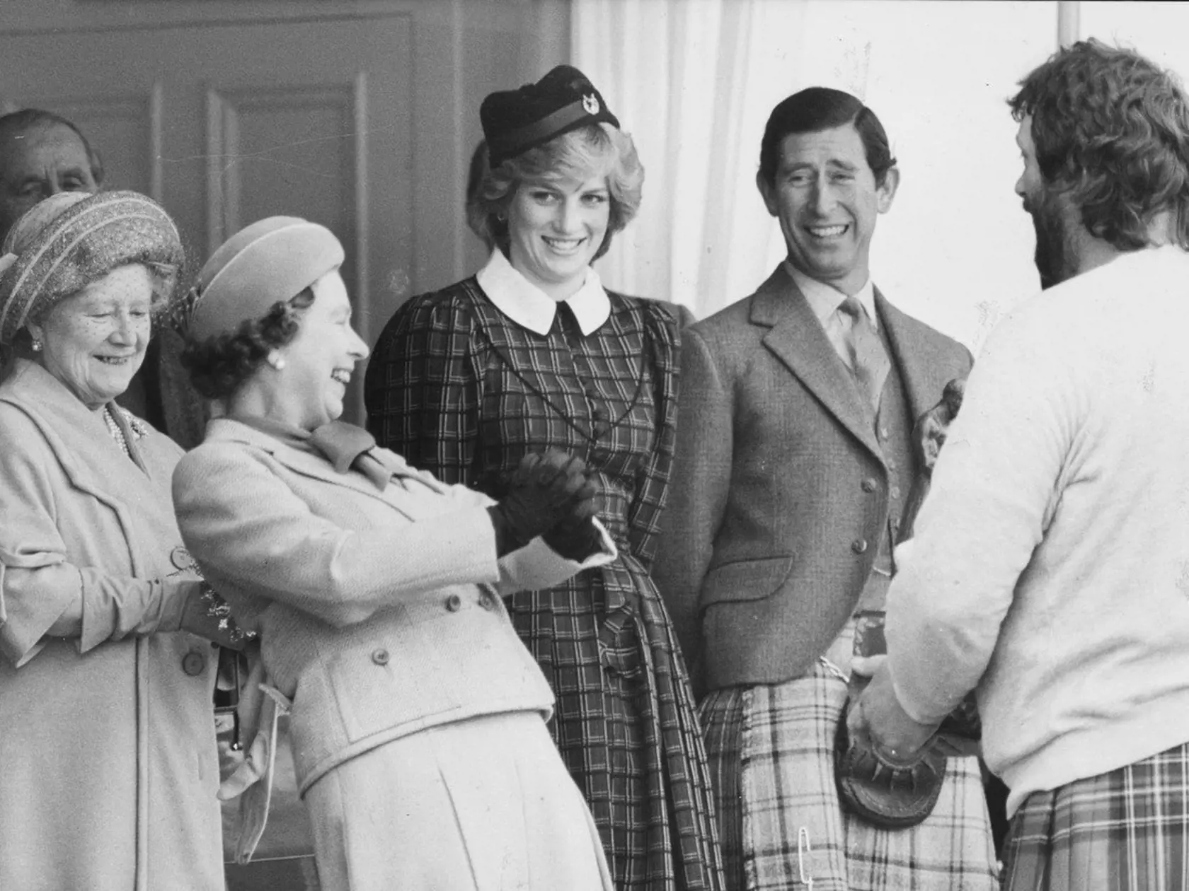 V rodinnom kruhu, keď ešte žila kráľovná matka a princezná Diana.