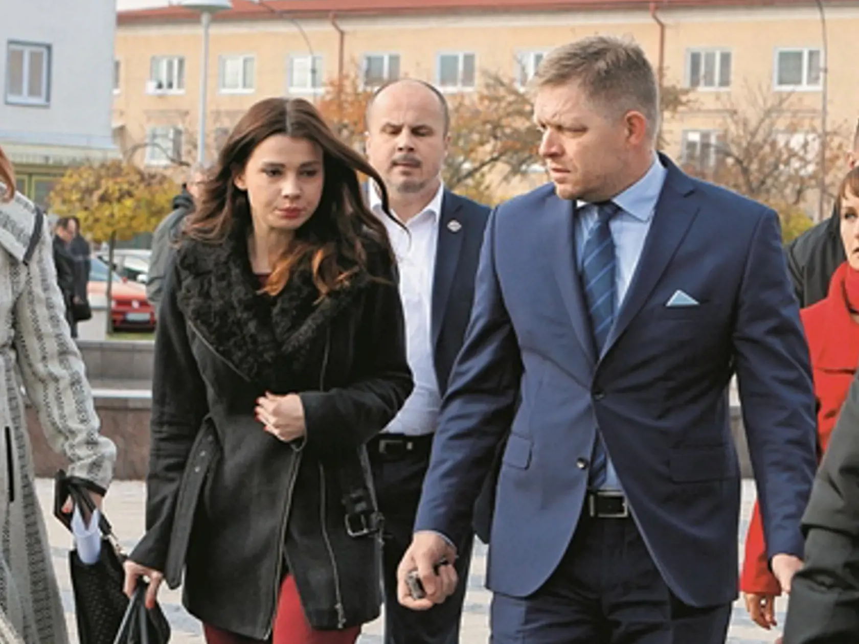 Na snímke Robert Fico a Mária Trošková na stretnutí so stredoškolákmi v Partizánskom. (archívne foto)