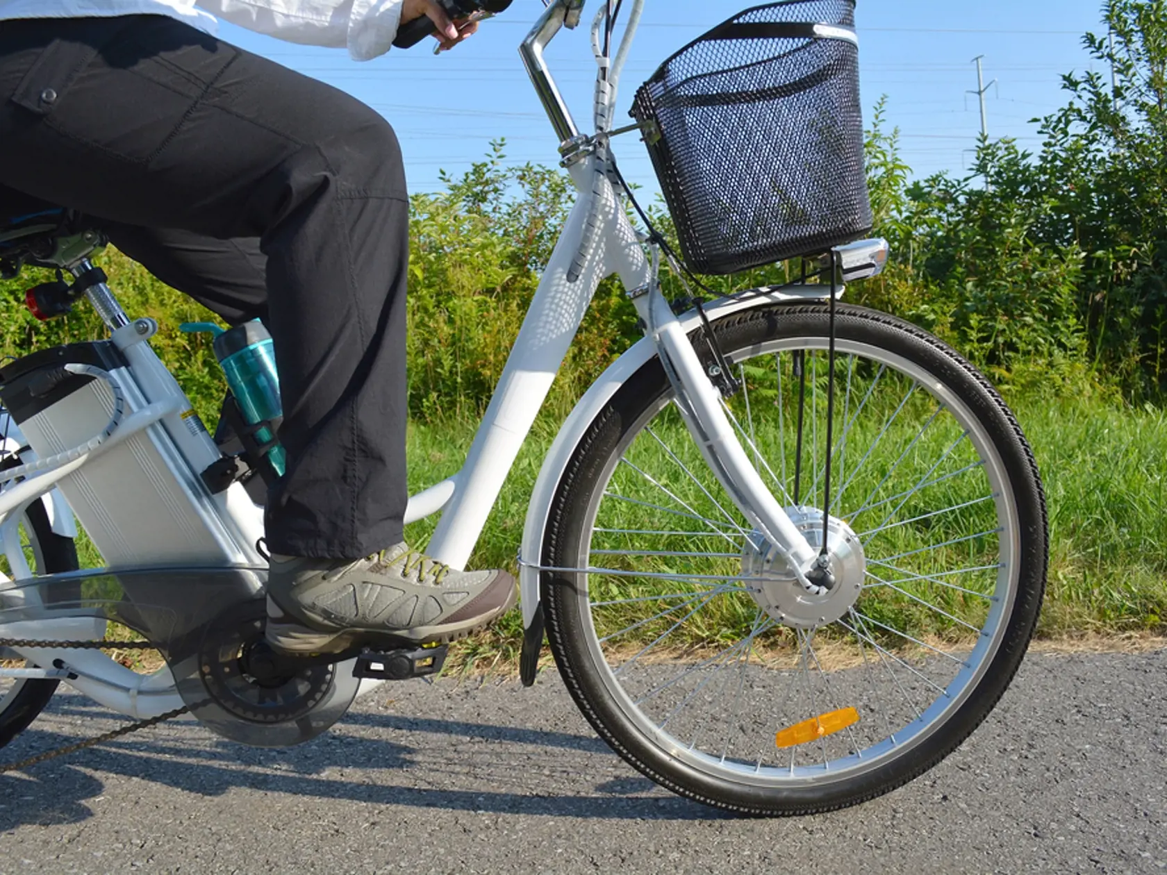 Elektrobicykel môže byť dobrým pomocníkom, no jazdiť na ňom treba obzvlášť opatrne.(Ilustračné foto!