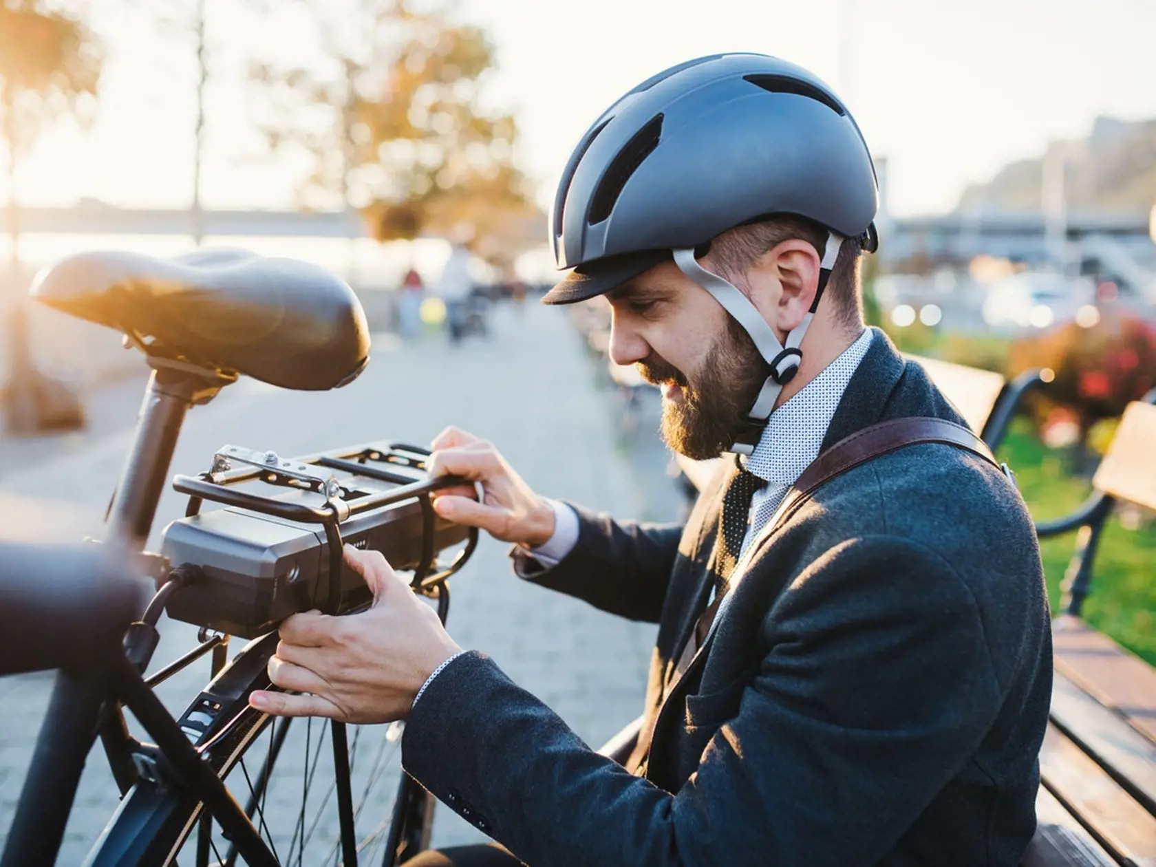 Elektrobicykel môže byť dobrým pomocníkom, no jazdiť na ňom treba obzvlášť opatrne.(Ilustračné foto!